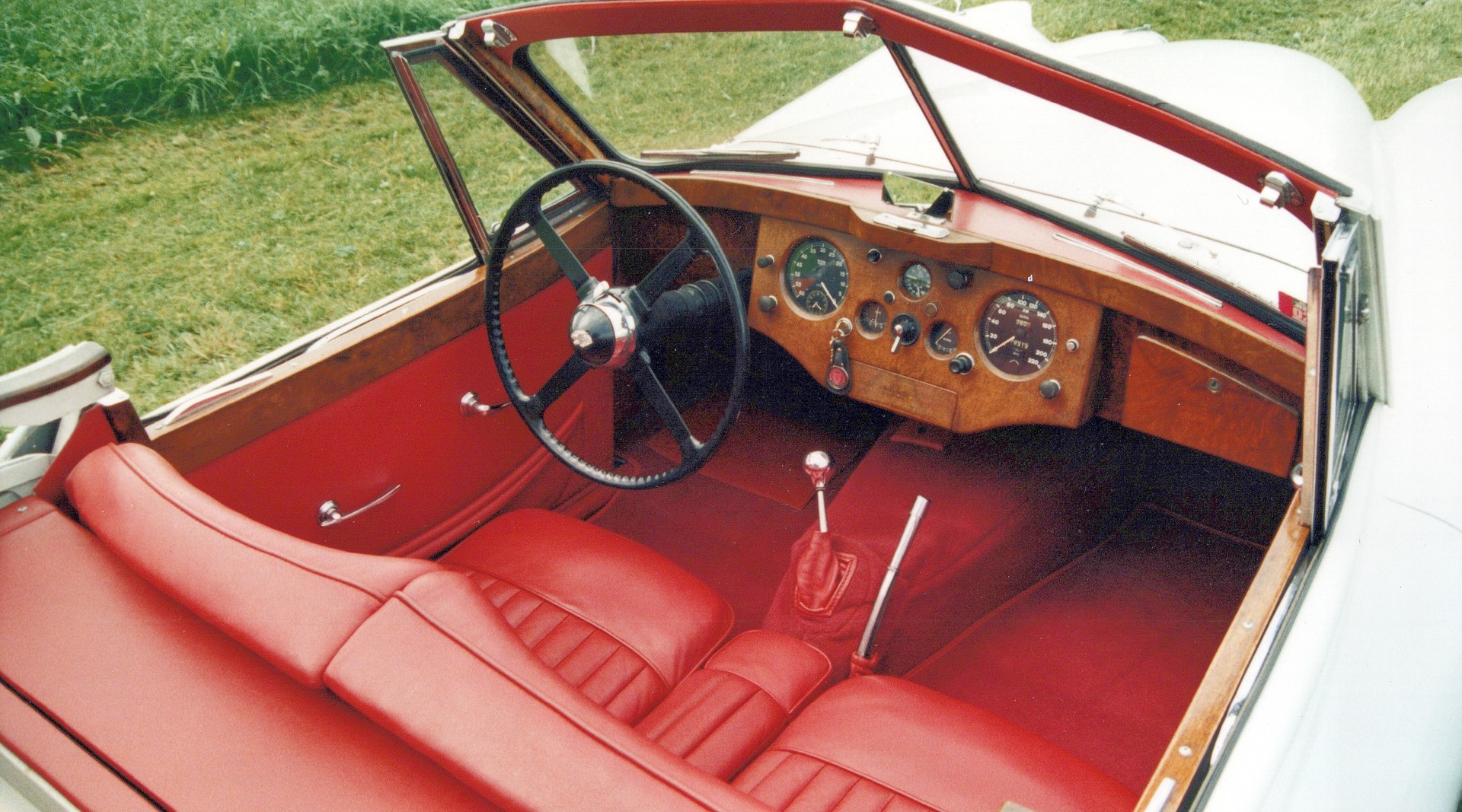 JAGUAR XK 120 DHC-image-2