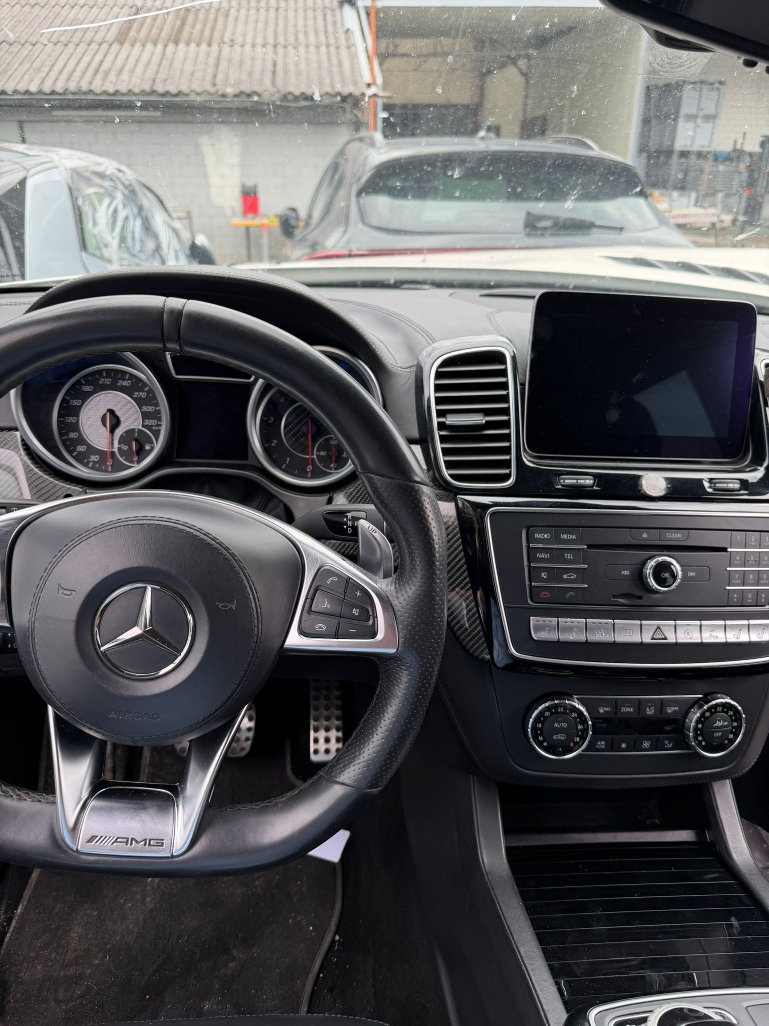 MERCEDES-BENZ GLS 63 AMG-image-7