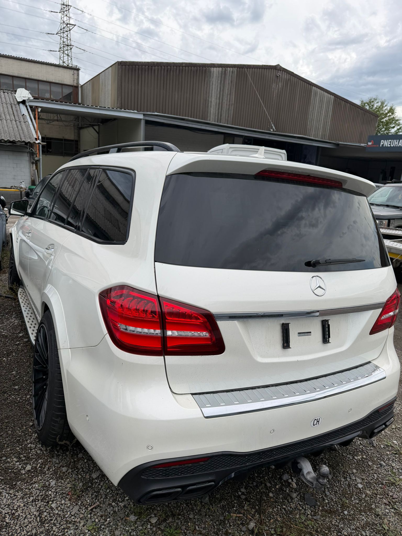 MERCEDES-BENZ GLS 63 AMG-image-2