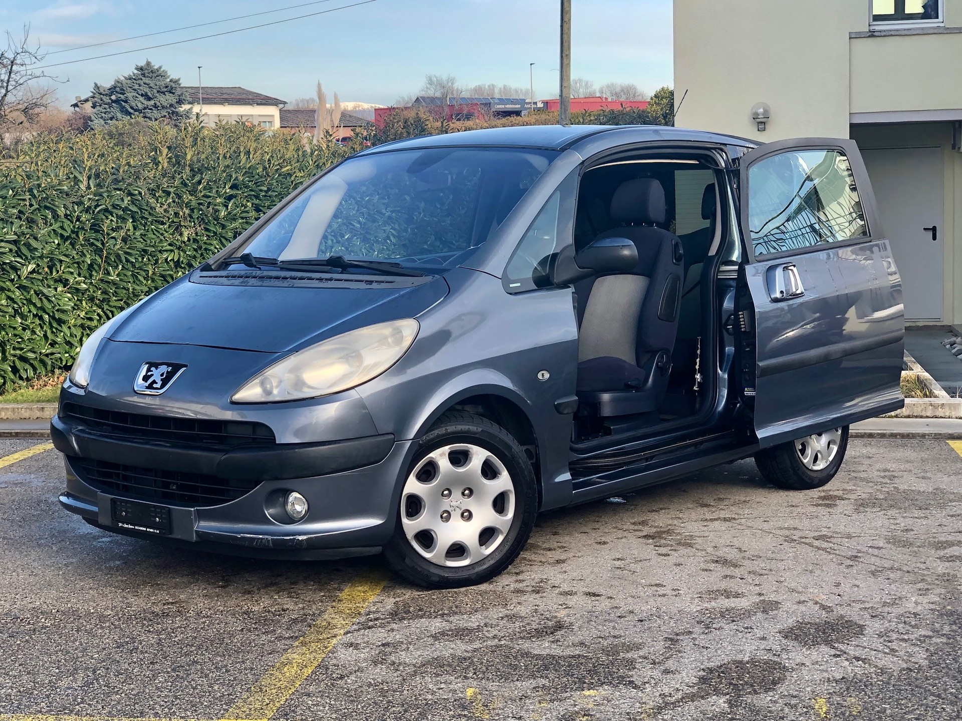 PEUGEOT 1007 1.6 Edition / KM 75000-image-2
