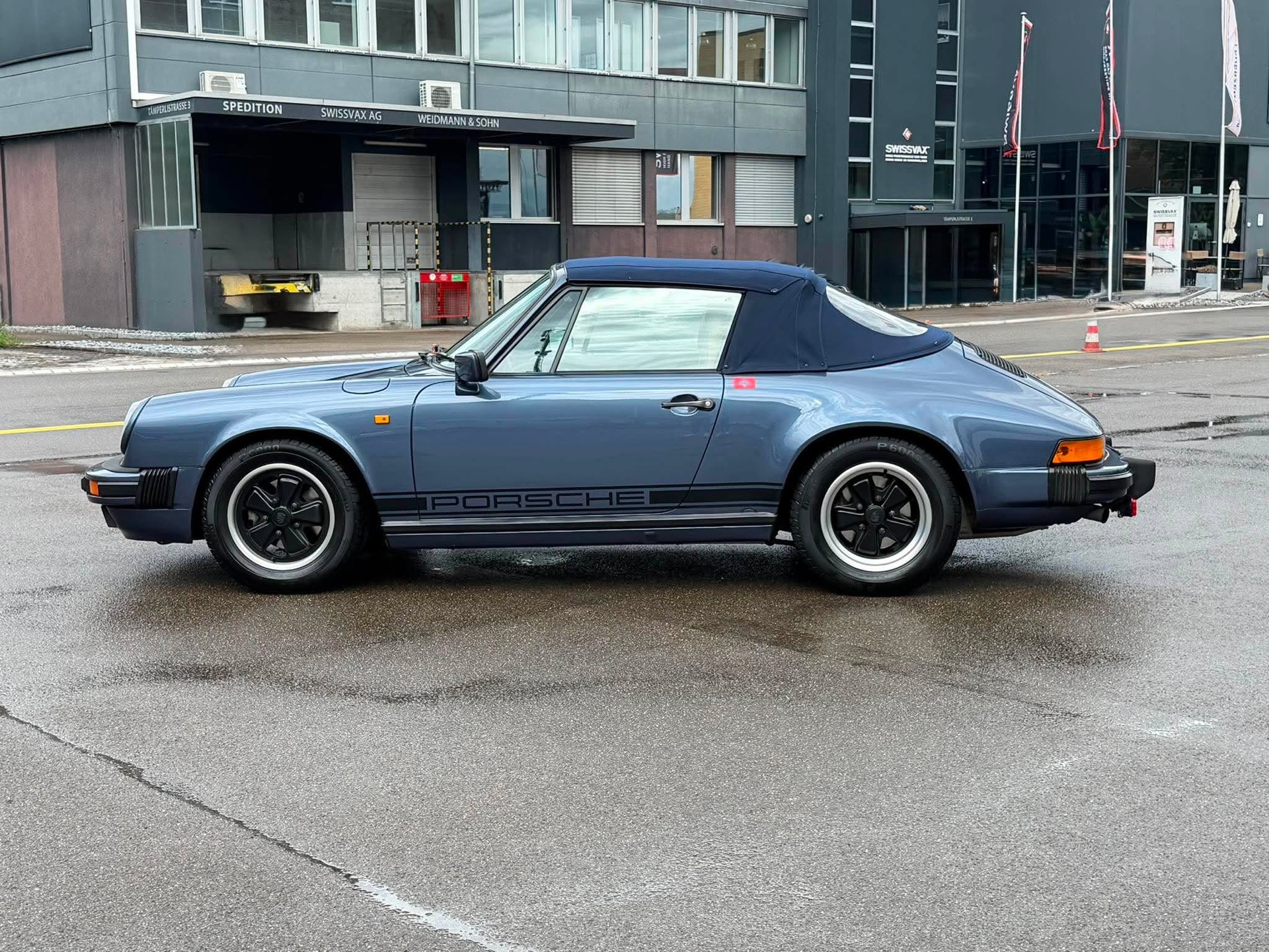 PORSCHE 911 Carrera Cabrio-image-4