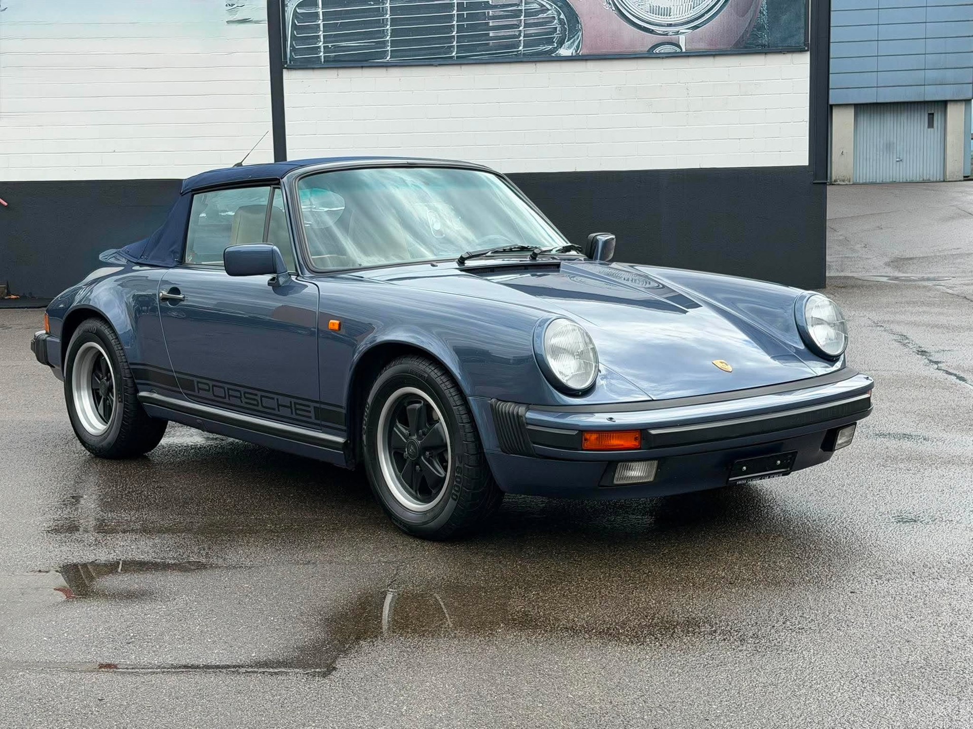 PORSCHE 911 Carrera Cabrio-image-1