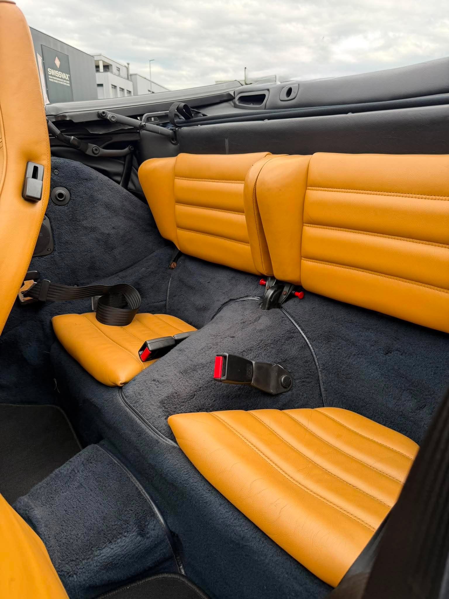 PORSCHE 911 Carrera Cabrio-image-11