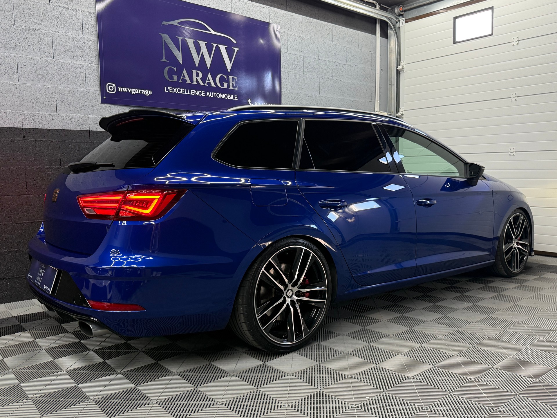SEAT Leon ST 2.0 TSI Cupra 300 4 Drive DSG-image-4