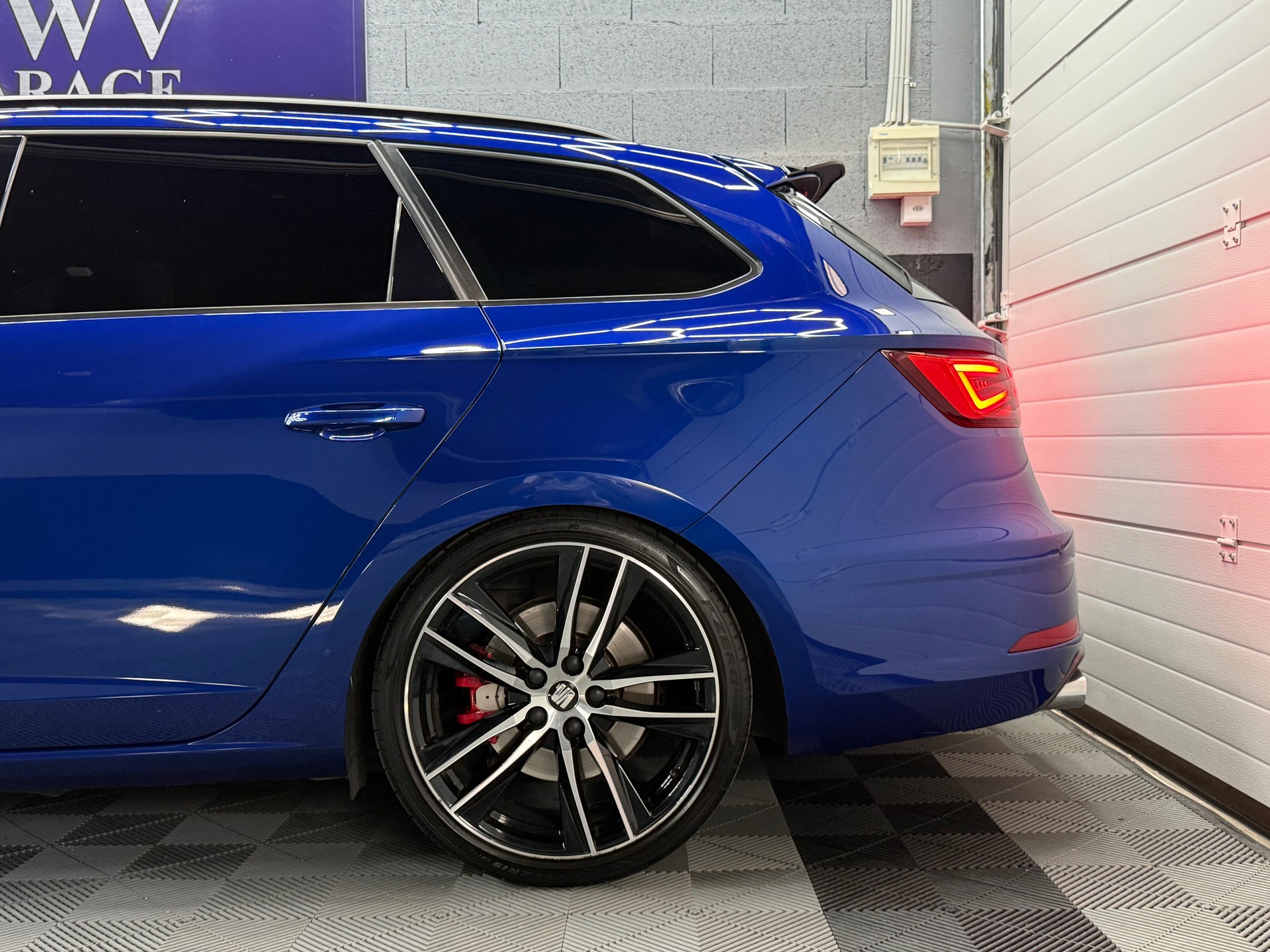 SEAT Leon ST 2.0 TSI Cupra 300 4 Drive DSG-image-14