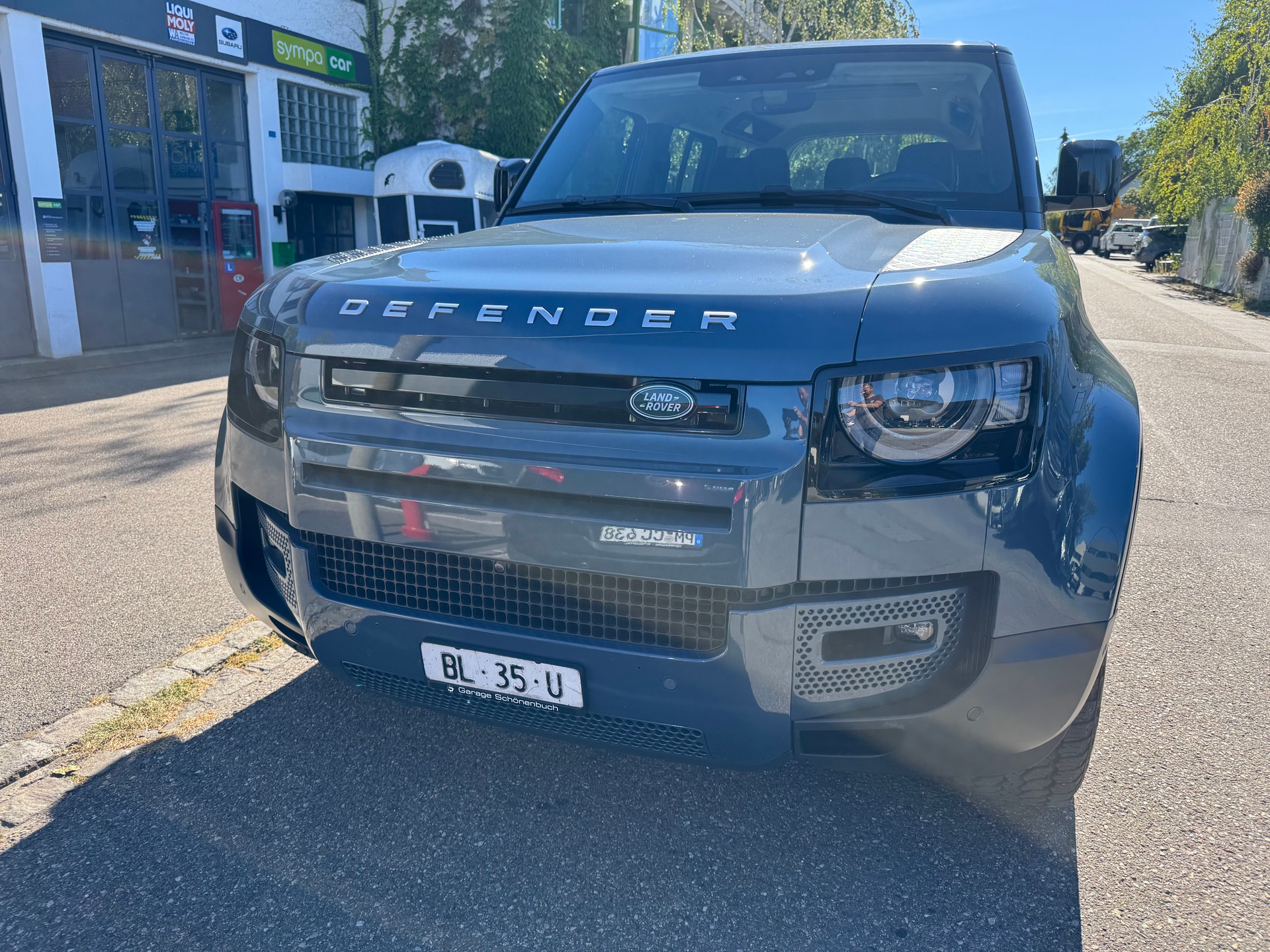 LAND ROVER Defender 110 P400 I6 SE 3.0 AT8-image-2