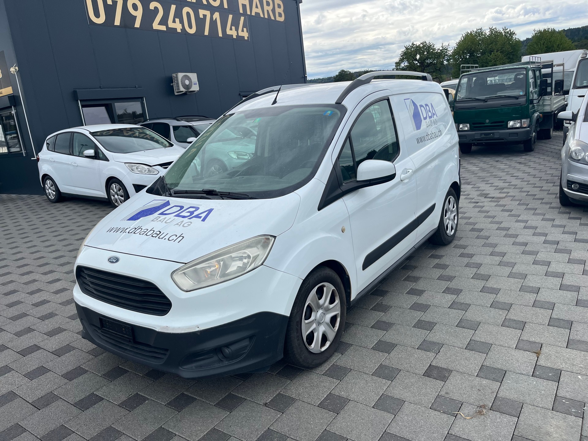 FORD Transit Courier Van 1.0 EcoBoost Ambiente-image-4