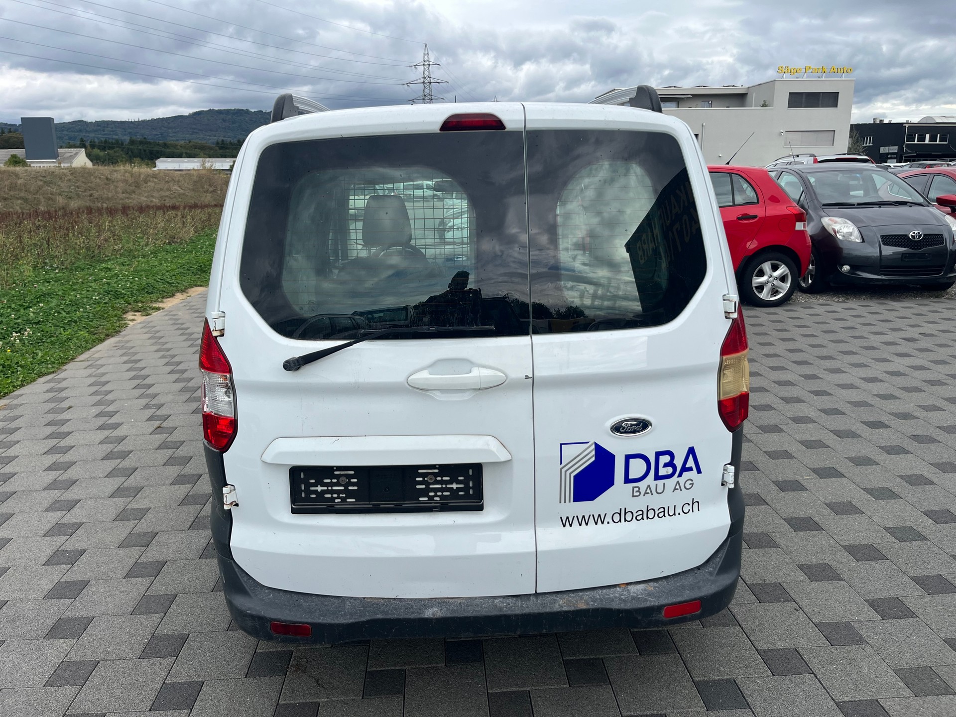 FORD Transit Courier Van 1.0 EcoBoost Ambiente-image-6