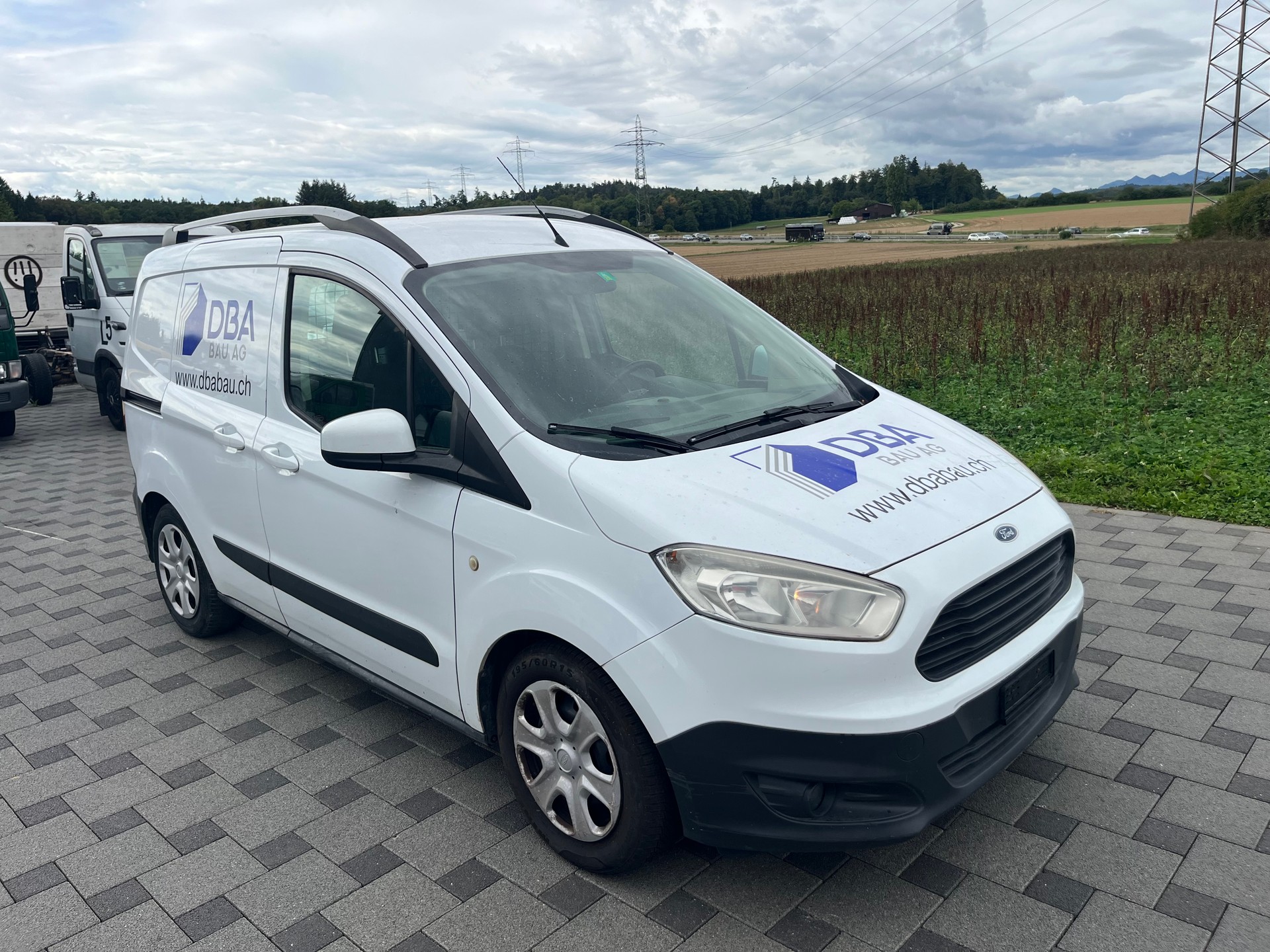 FORD Transit Courier Van 1.0 EcoBoost Ambiente-image-2