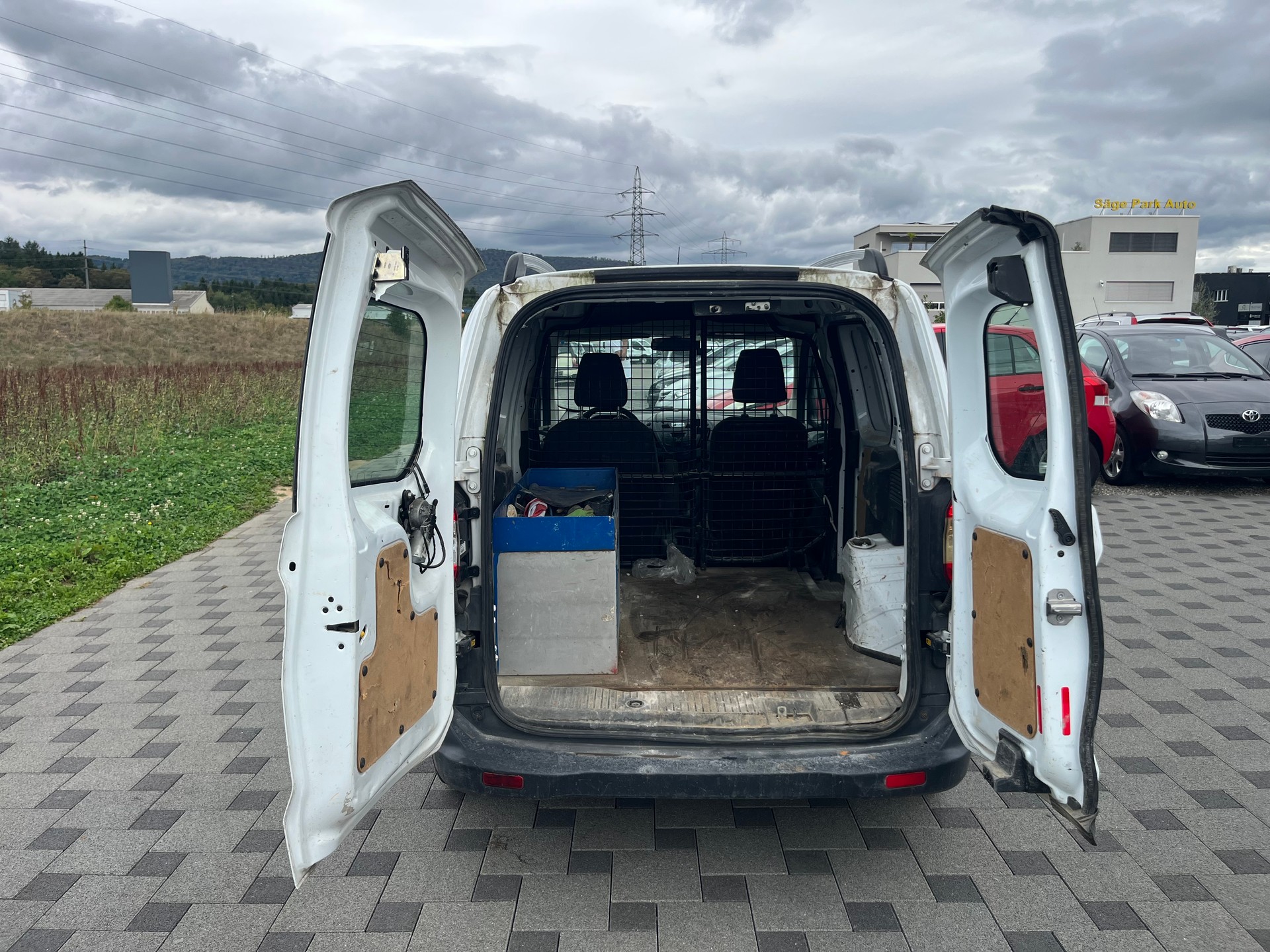 FORD Transit Courier Van 1.0 EcoBoost Ambiente-image-9