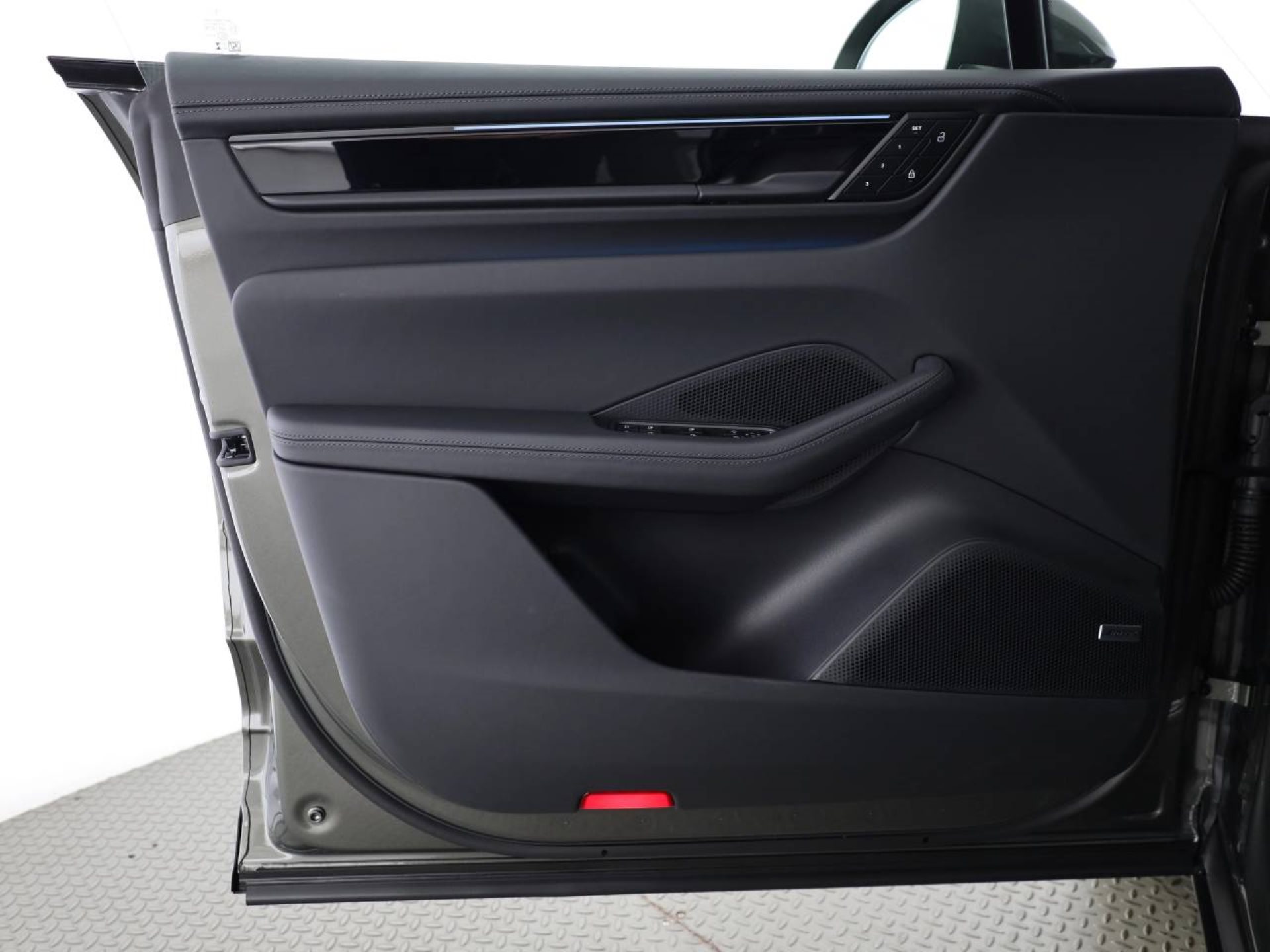 PORSCHE Macan 4S-image-18