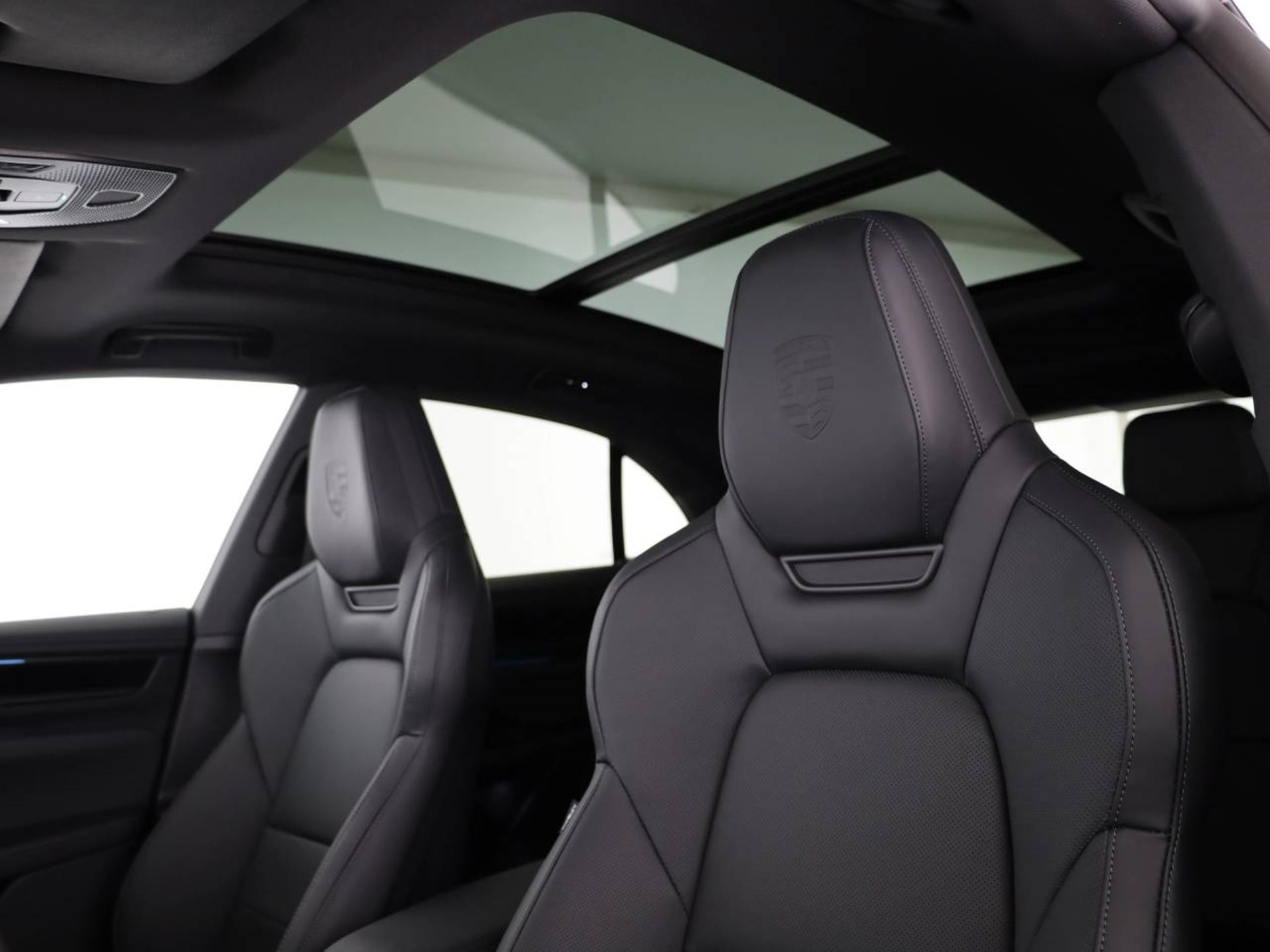 PORSCHE Macan 4S-image-16