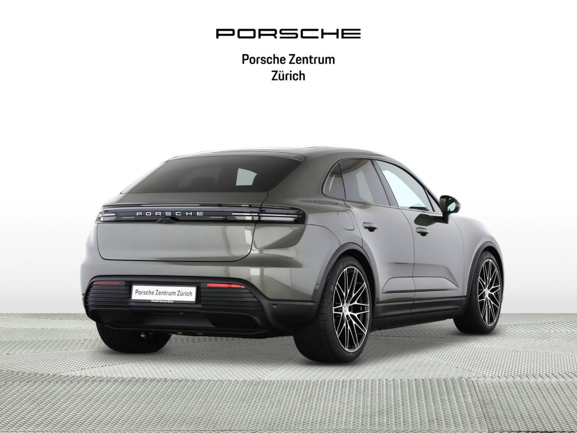 PORSCHE Macan 4S-image-2