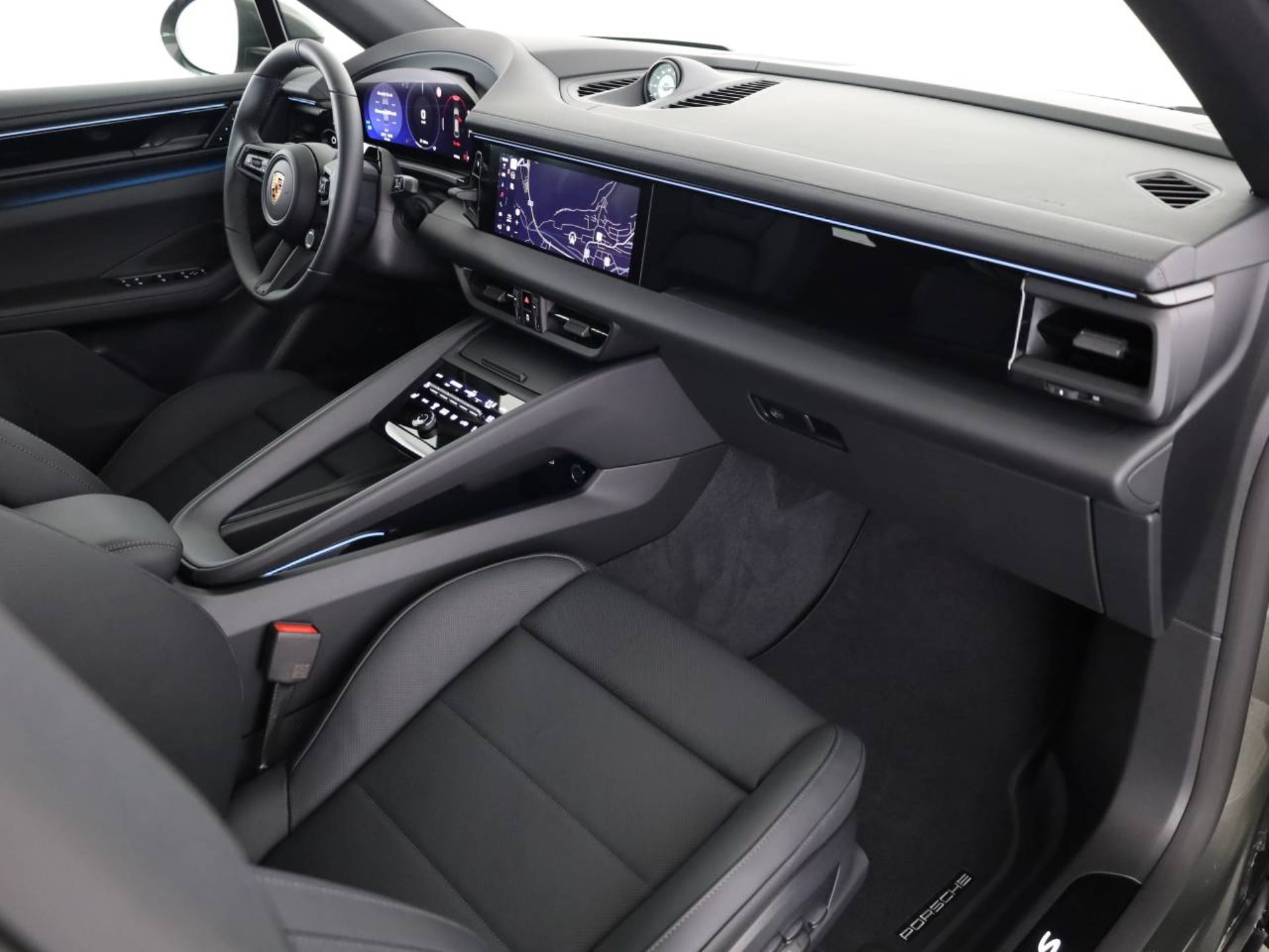 PORSCHE Macan 4S-image-11