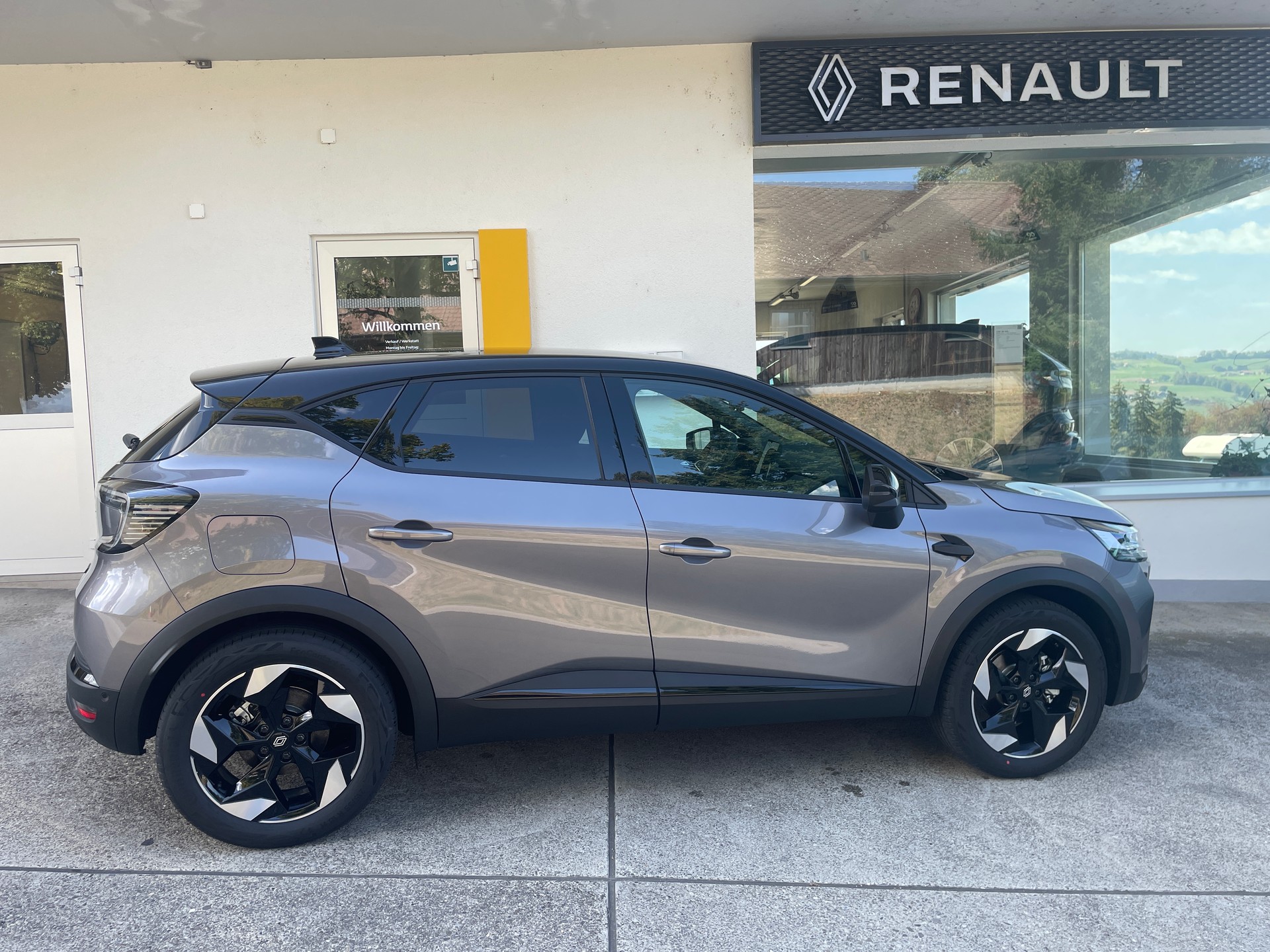 RENAULT Captur 1.8 E-Tech 160 Techno DHT-image-2