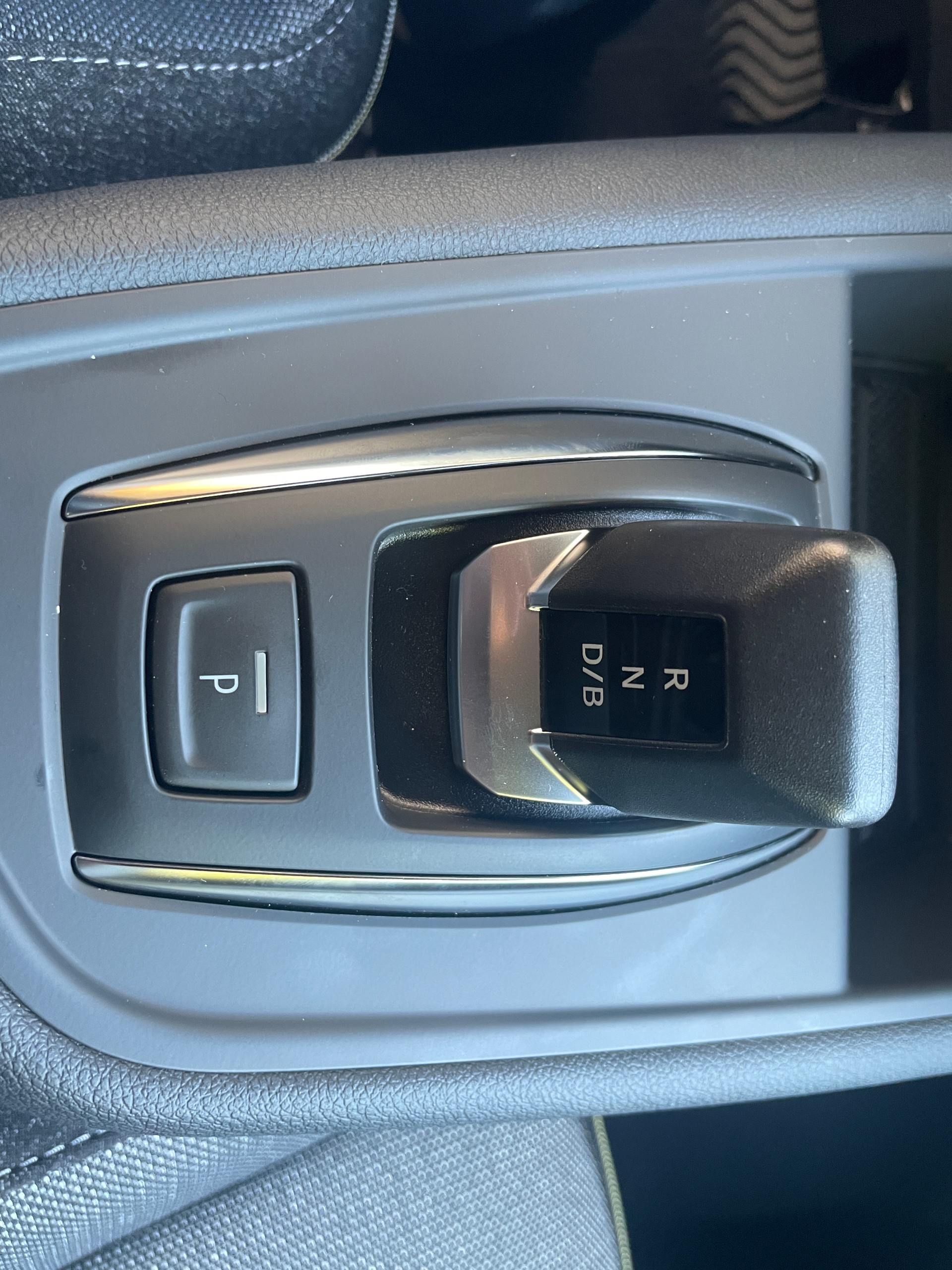 RENAULT Captur 1.8 E-Tech 160 Techno DHT-image-11