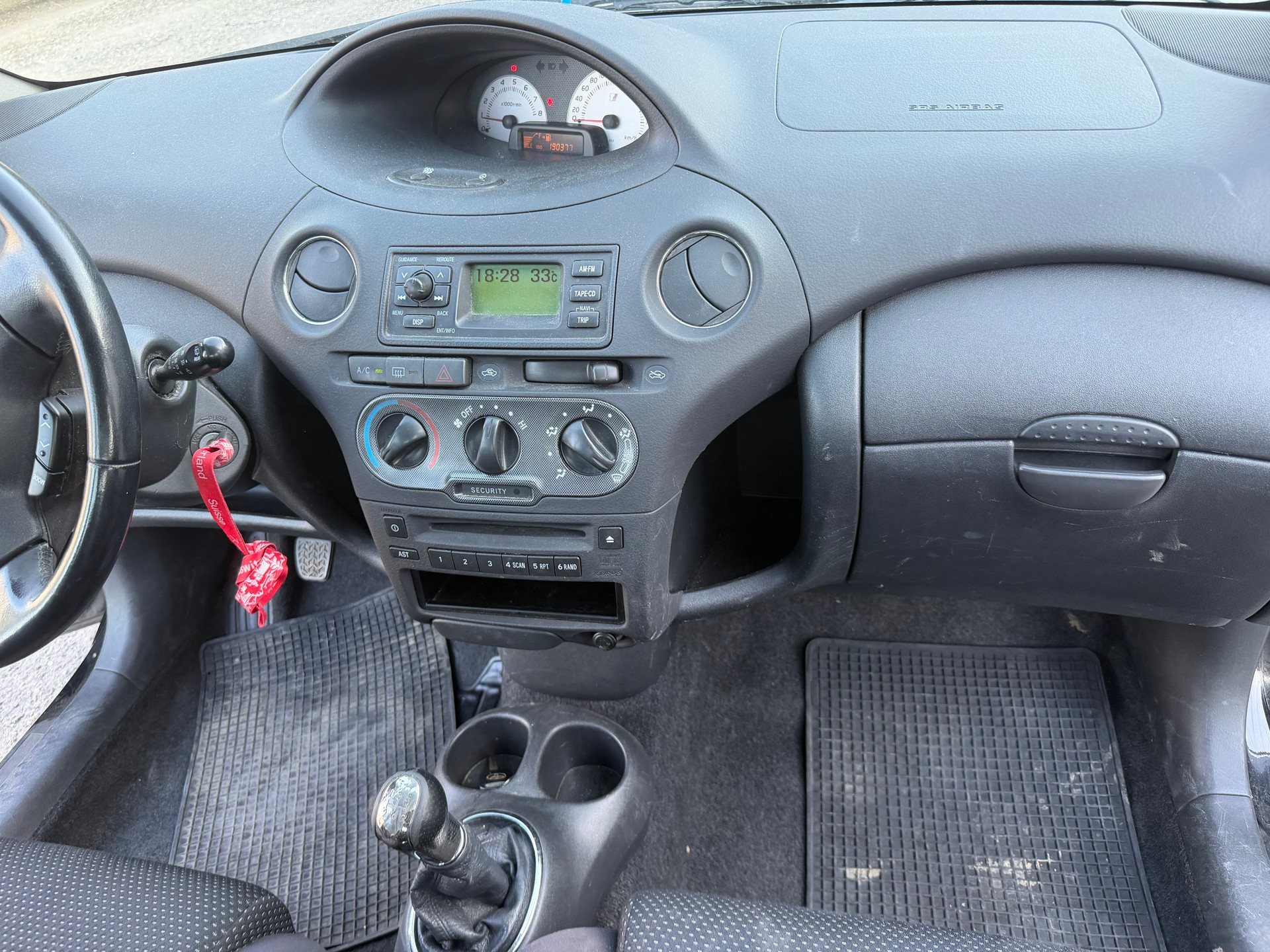 TOYOTA Yaris 1.5 TS-image-8