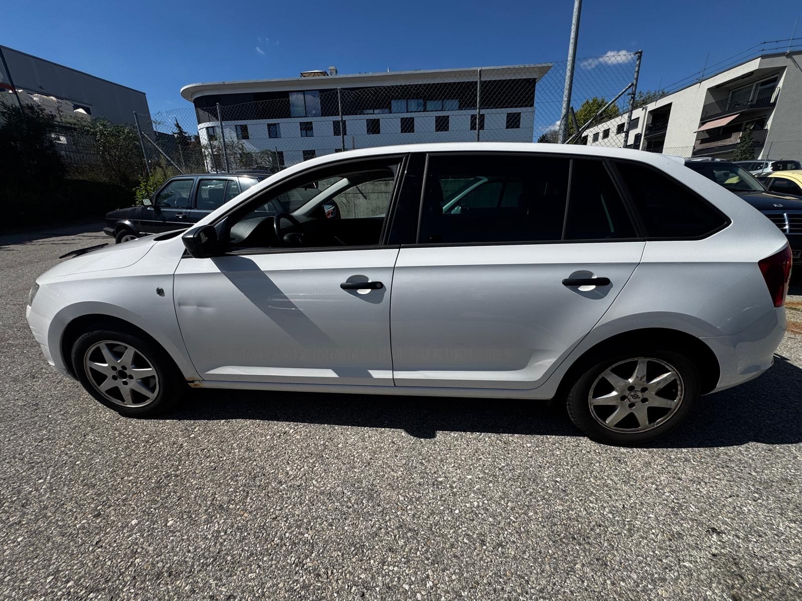 SKODA Rapid Spaceback 1.2 TSI Ambition-image-5