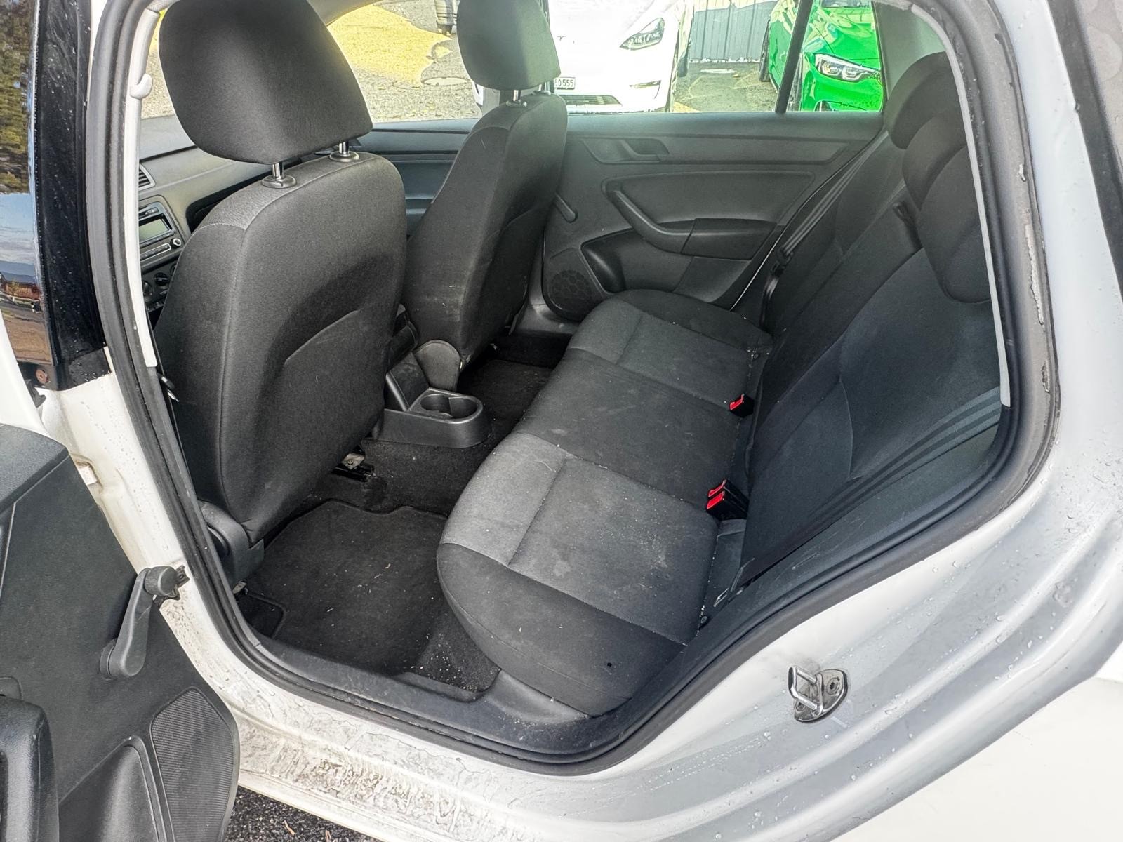 SKODA Rapid Spaceback 1.2 TSI Ambition-image-8