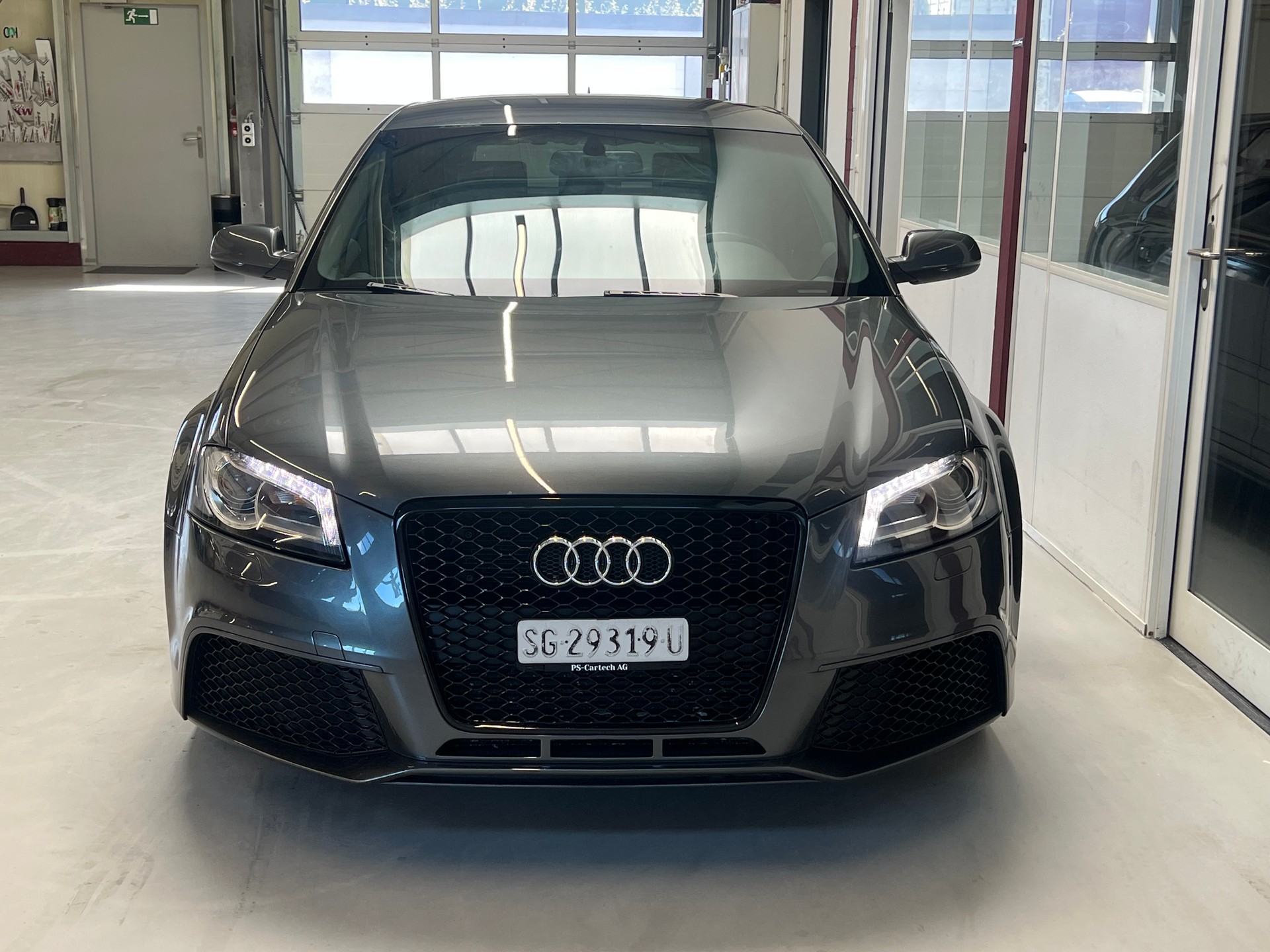 AUDI RS3 Sportback 2.5 TFSI quattro S-tronic-image-1