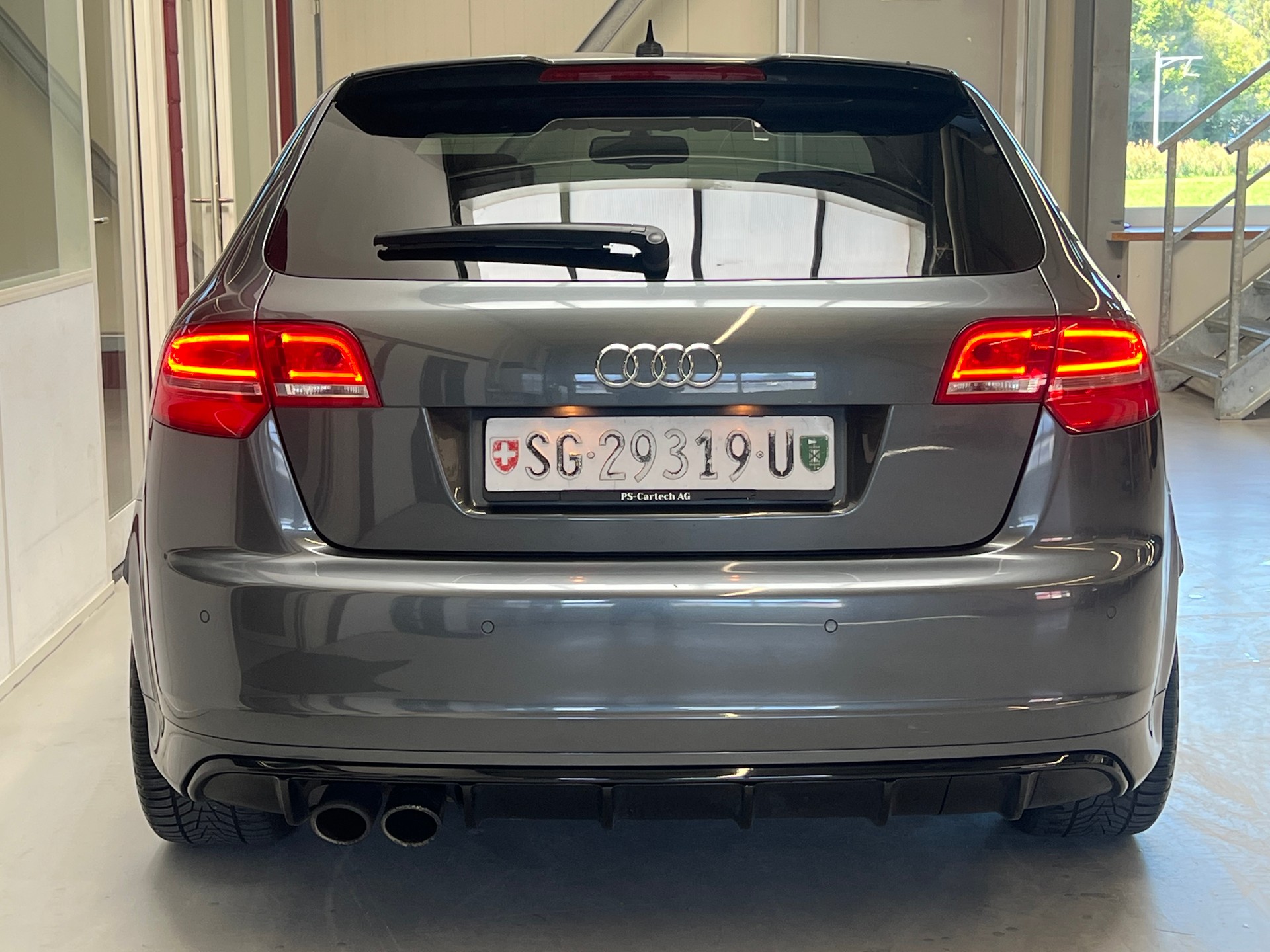 AUDI RS3 Sportback 2.5 TFSI quattro S-tronic-image-6