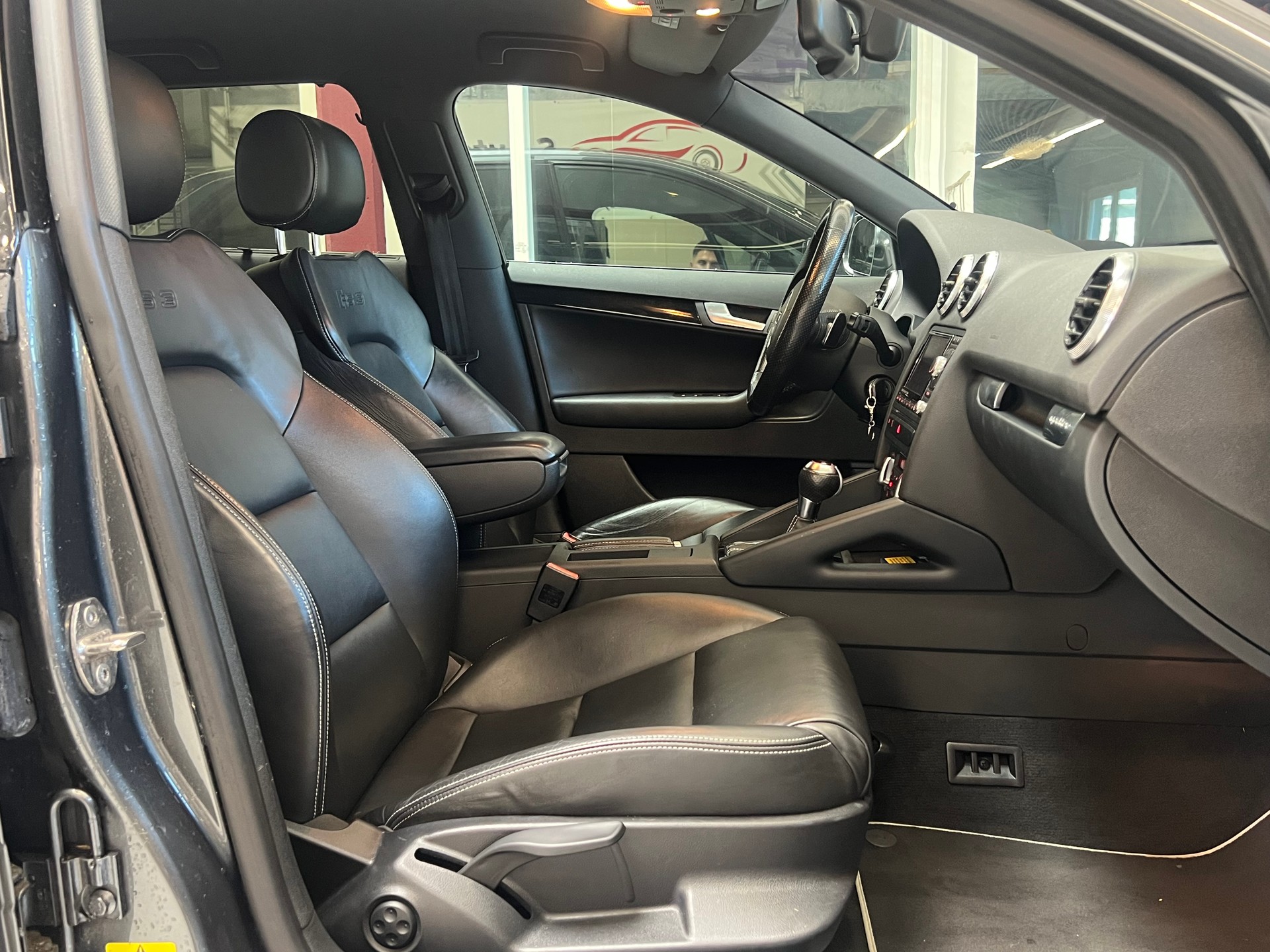 AUDI RS3 Sportback 2.5 TFSI quattro S-tronic-image-12