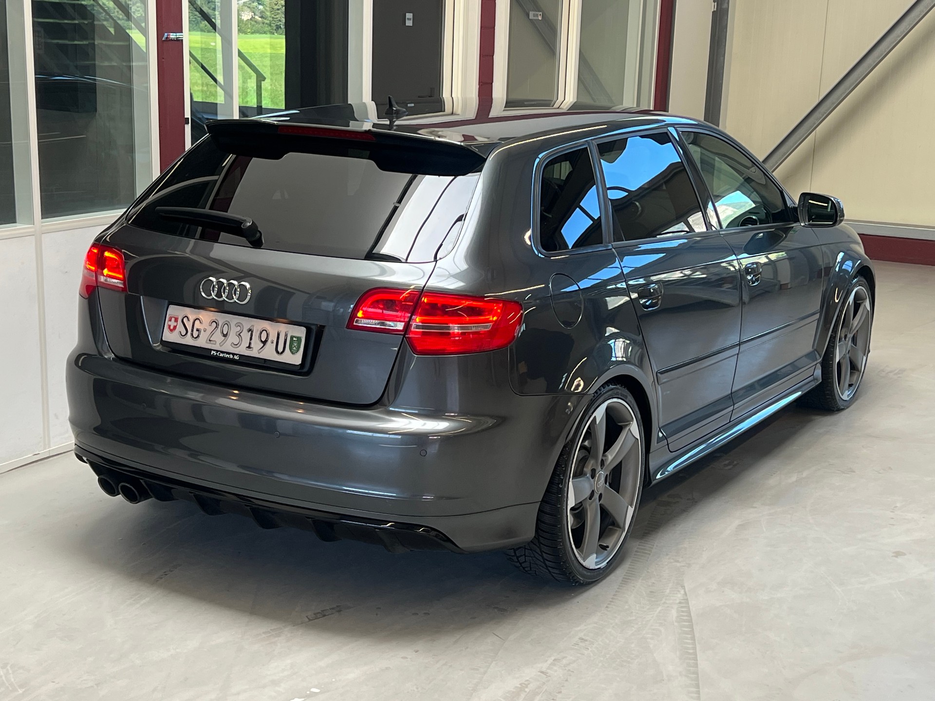 AUDI RS3 Sportback 2.5 TFSI quattro S-tronic-image-7