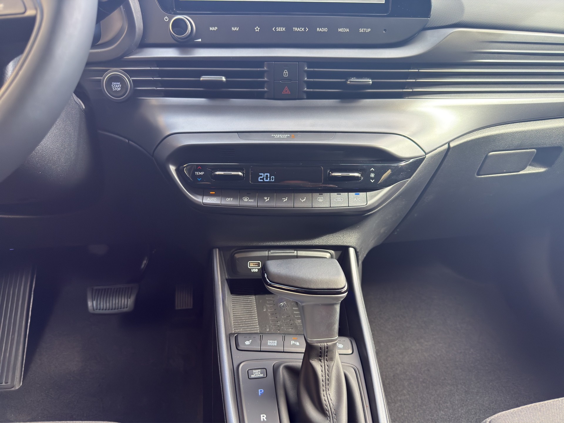 HYUNDAI i20 1.0 T-GDi Vertex DCT-image-14