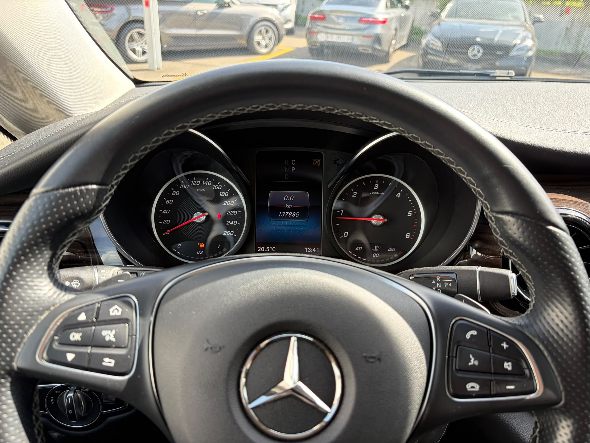 MERCEDES-BENZ V 300 d kompakt Avantgarde 9G-Tronic-image-11