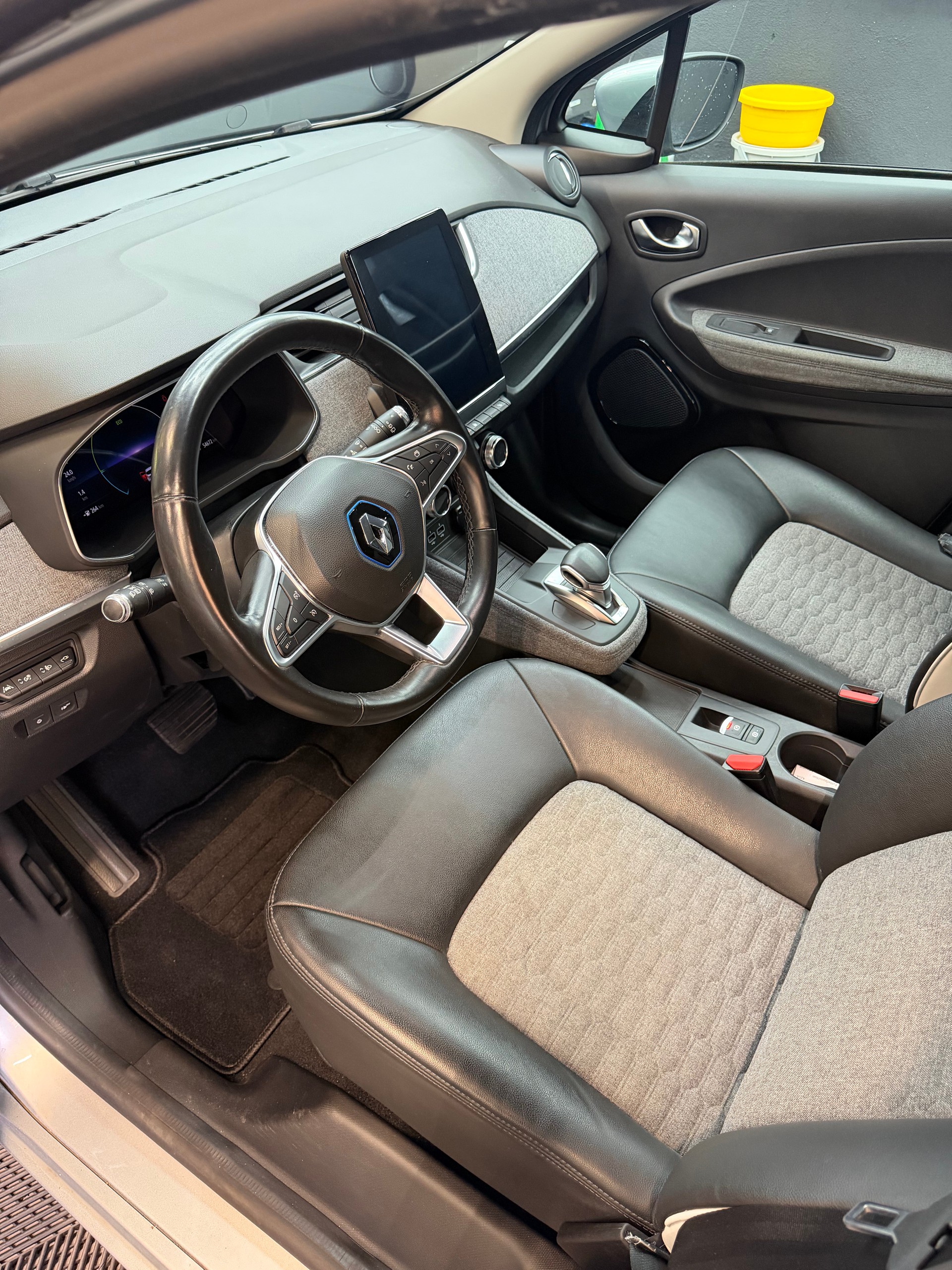RENAULT Zoe Intens R135 (incl. Batterie)-image-6