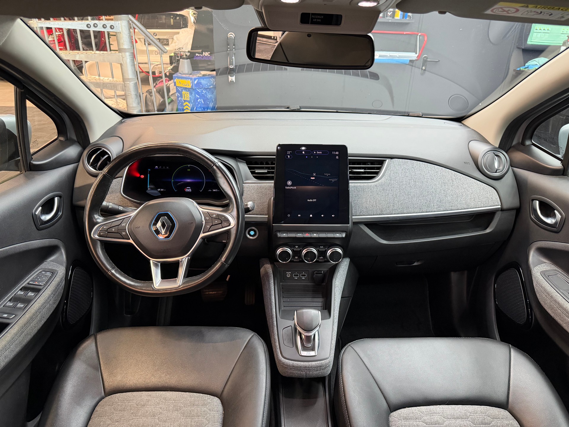 RENAULT Zoe Intens R135 (incl. Batterie)-image-8