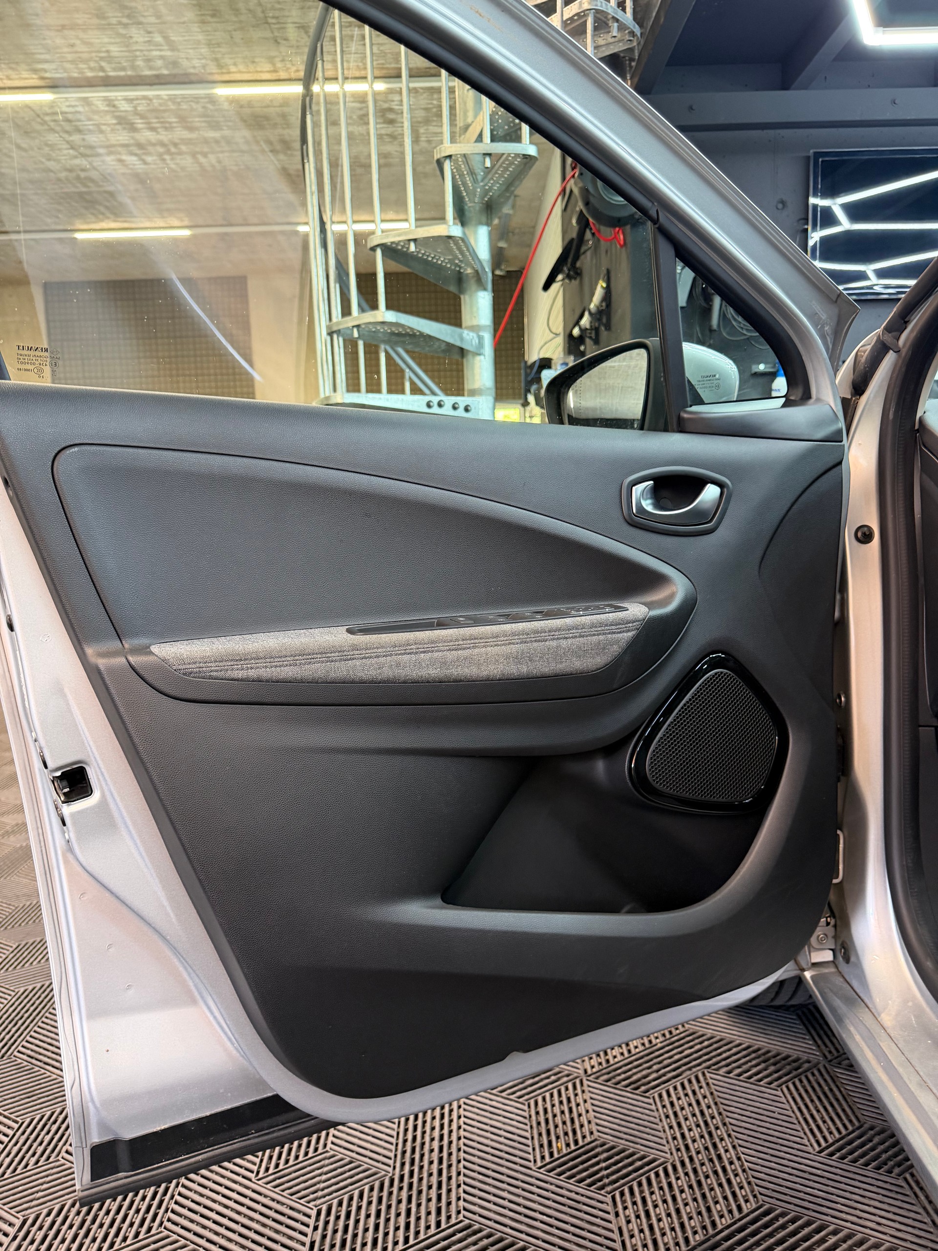 RENAULT Zoe Intens R135 (incl. Batterie)-image-16