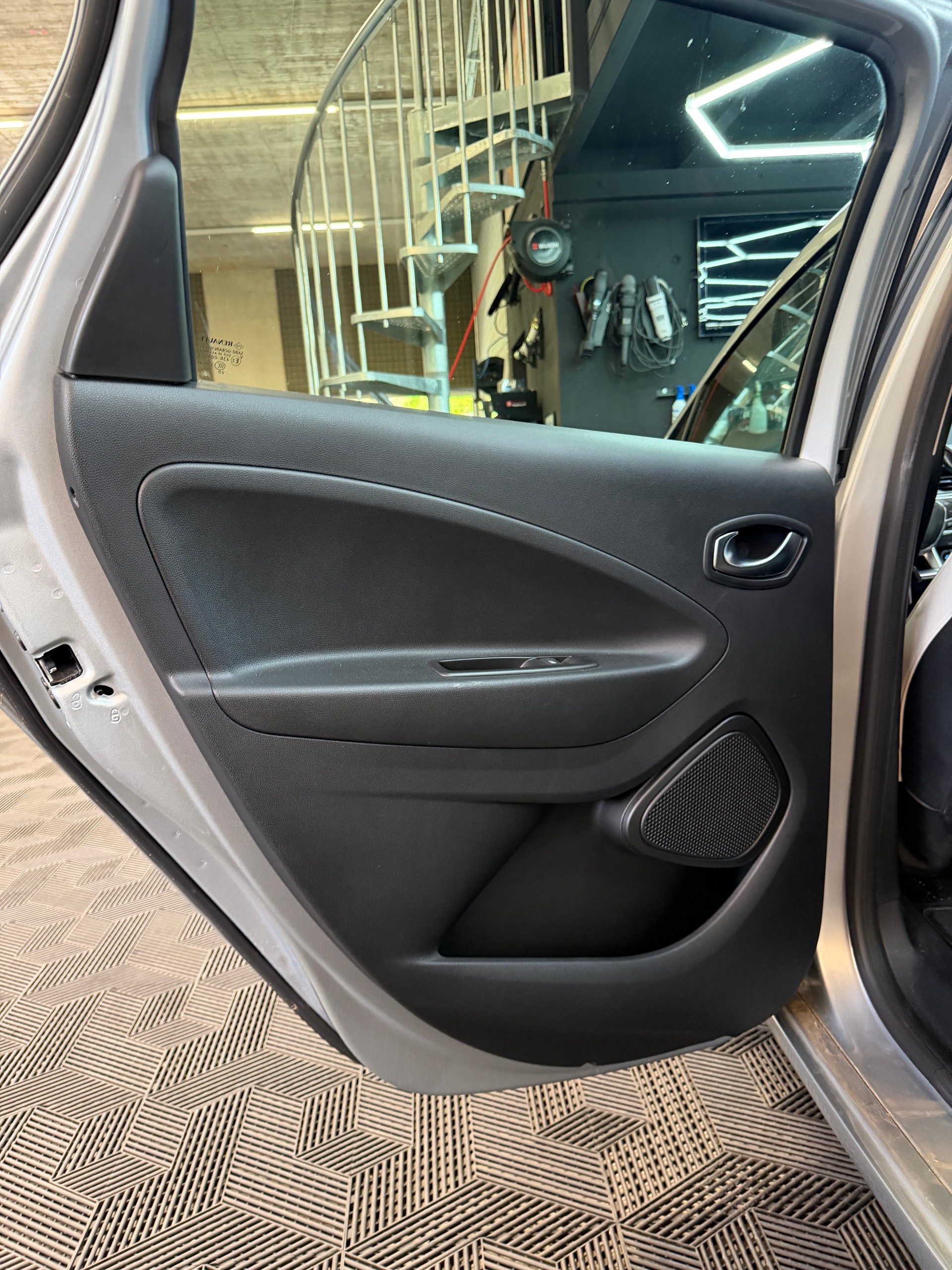 RENAULT Zoe Intens R135 (incl. Batterie)-image-15