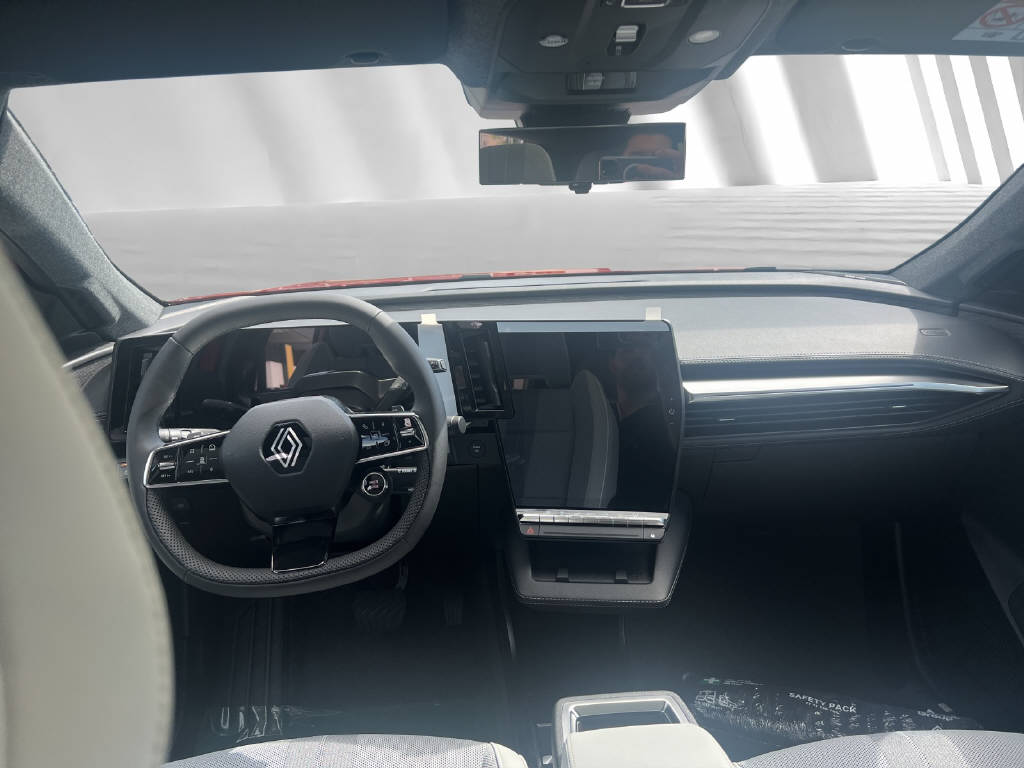 RENAULT Scénic E-Tech iconic-image-4