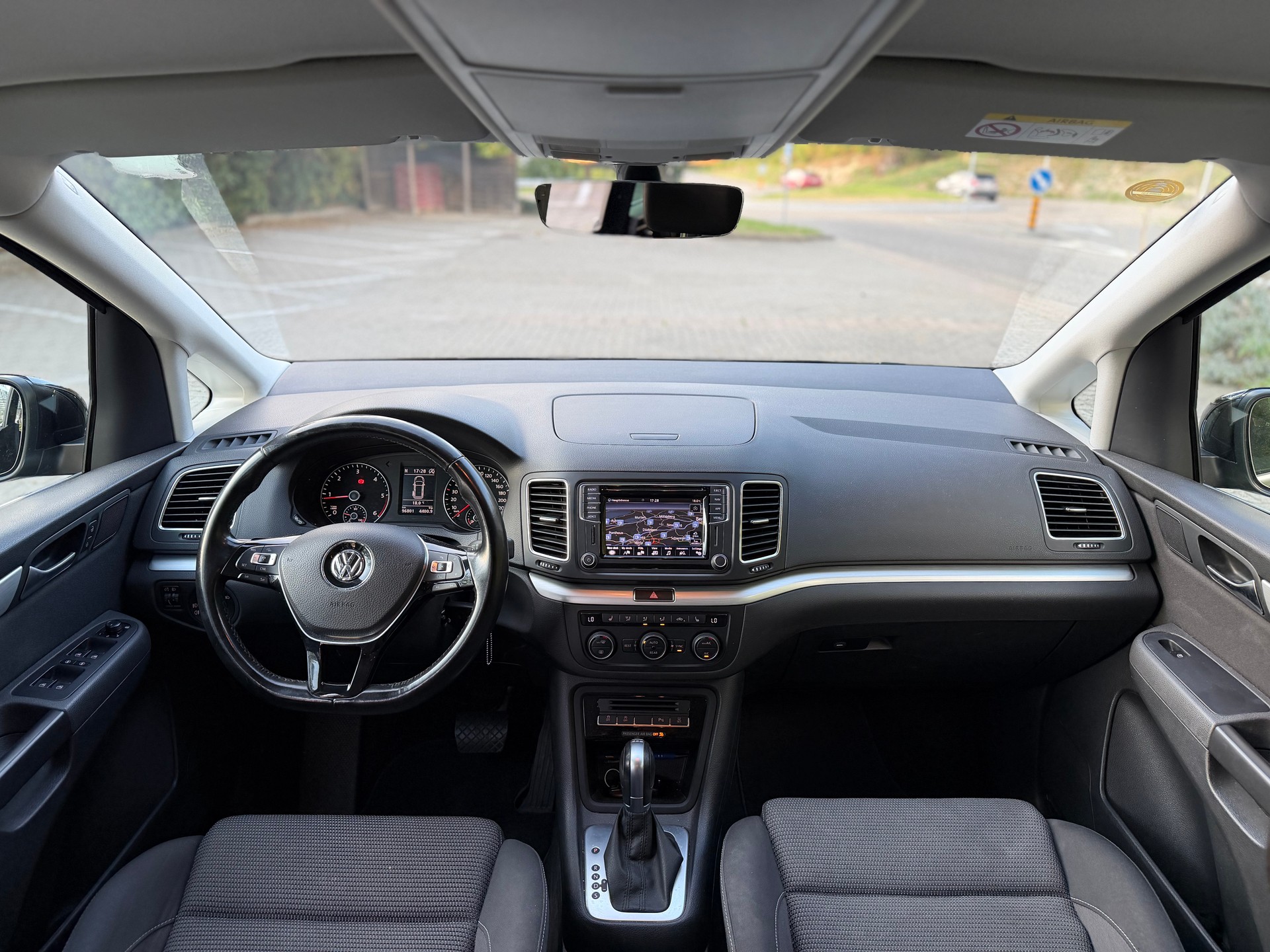 VW Sharan 2.0 TDI BMT Comfortline DSG-image-7
