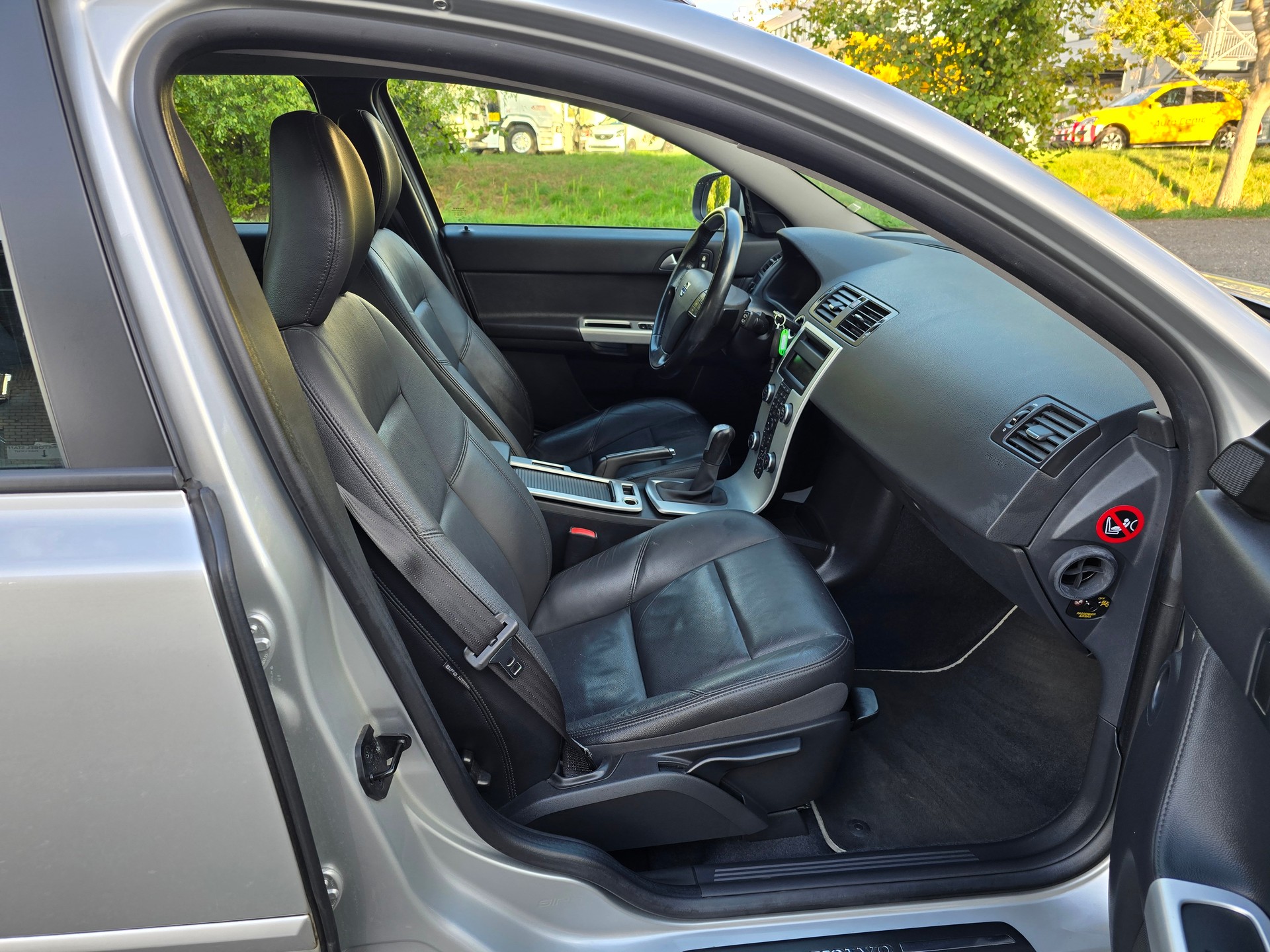 VOLVO V50 D2 Kinetic-image-9