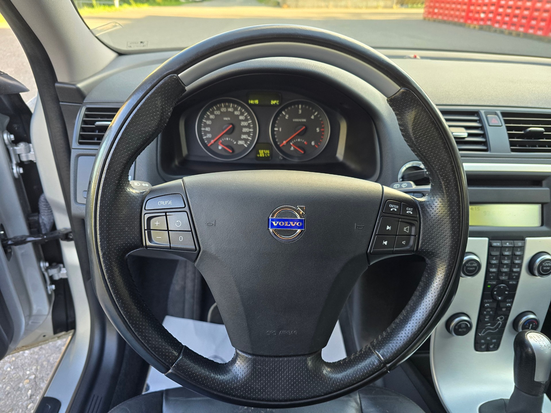VOLVO V50 D2 Kinetic-image-17
