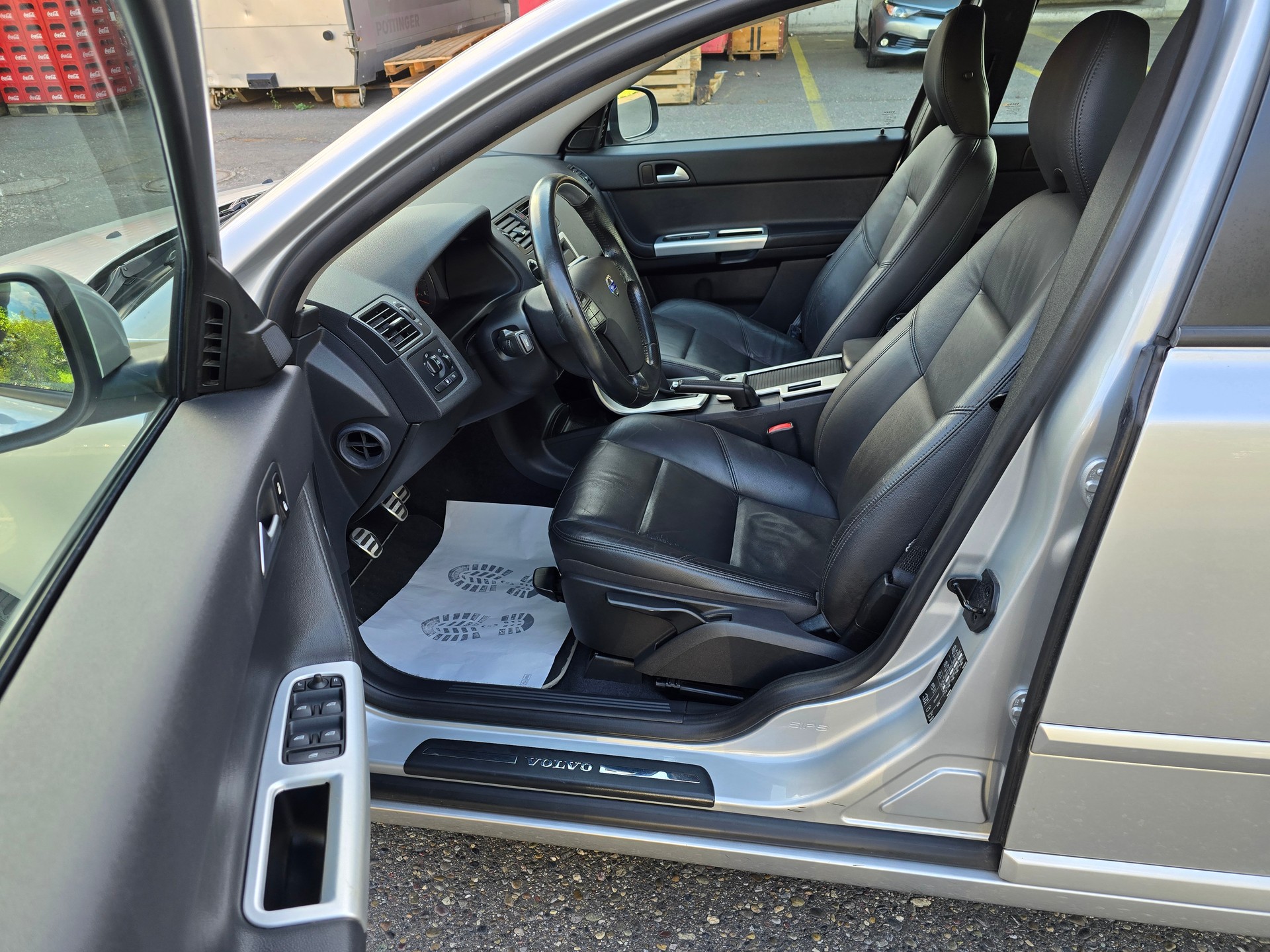 VOLVO V50 D2 Kinetic-image-11