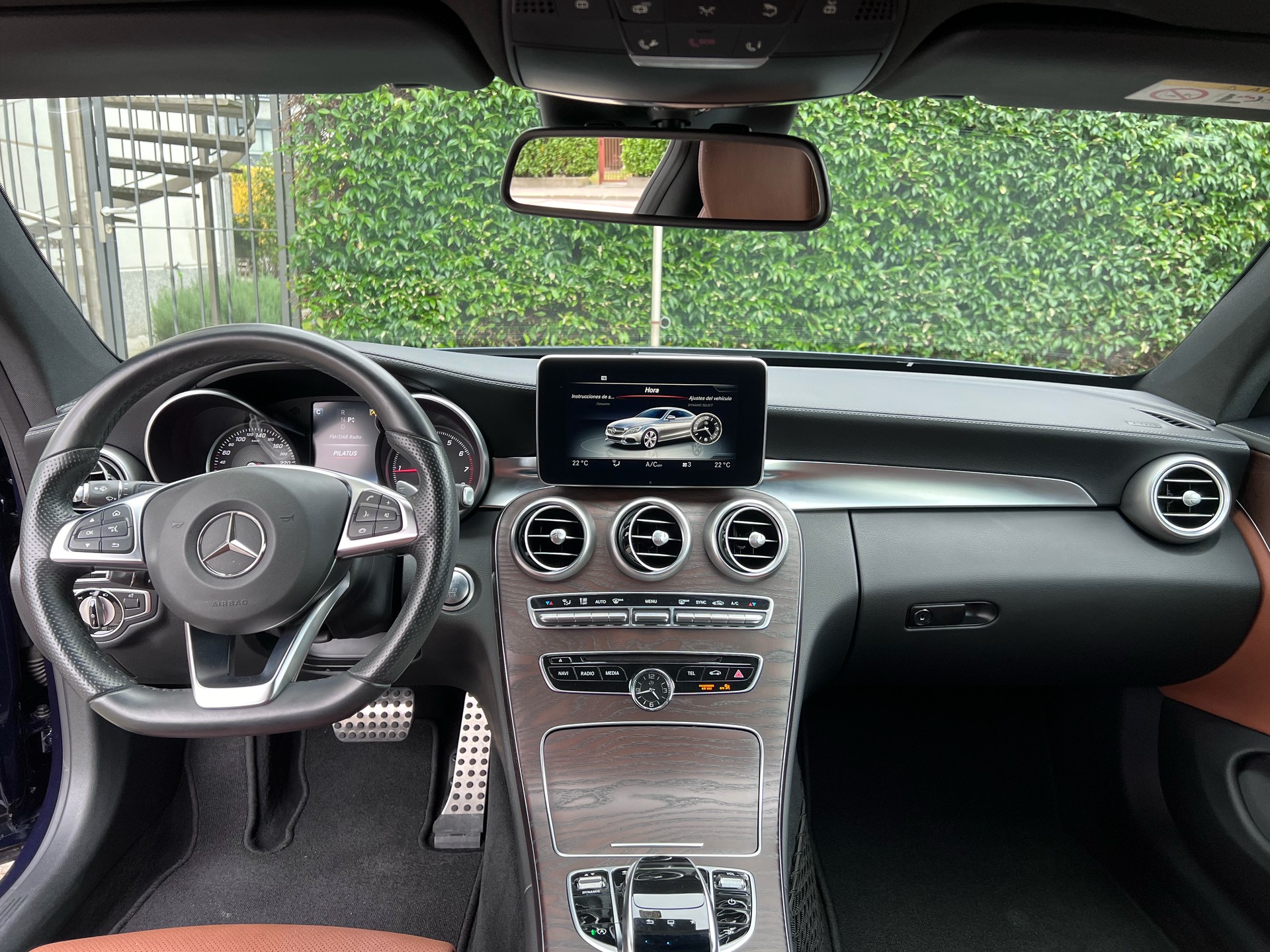 MERCEDES-BENZ C 300 AMG Line-image-4