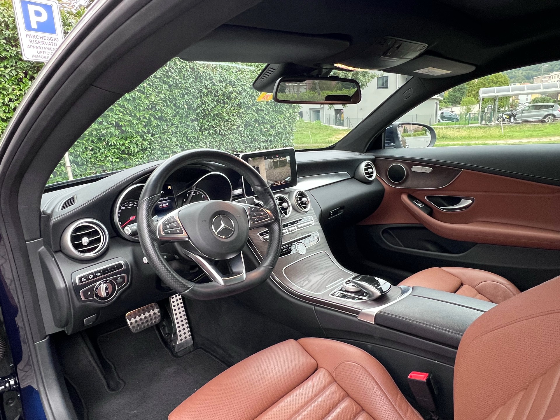 MERCEDES-BENZ C 300 AMG Line-image-5