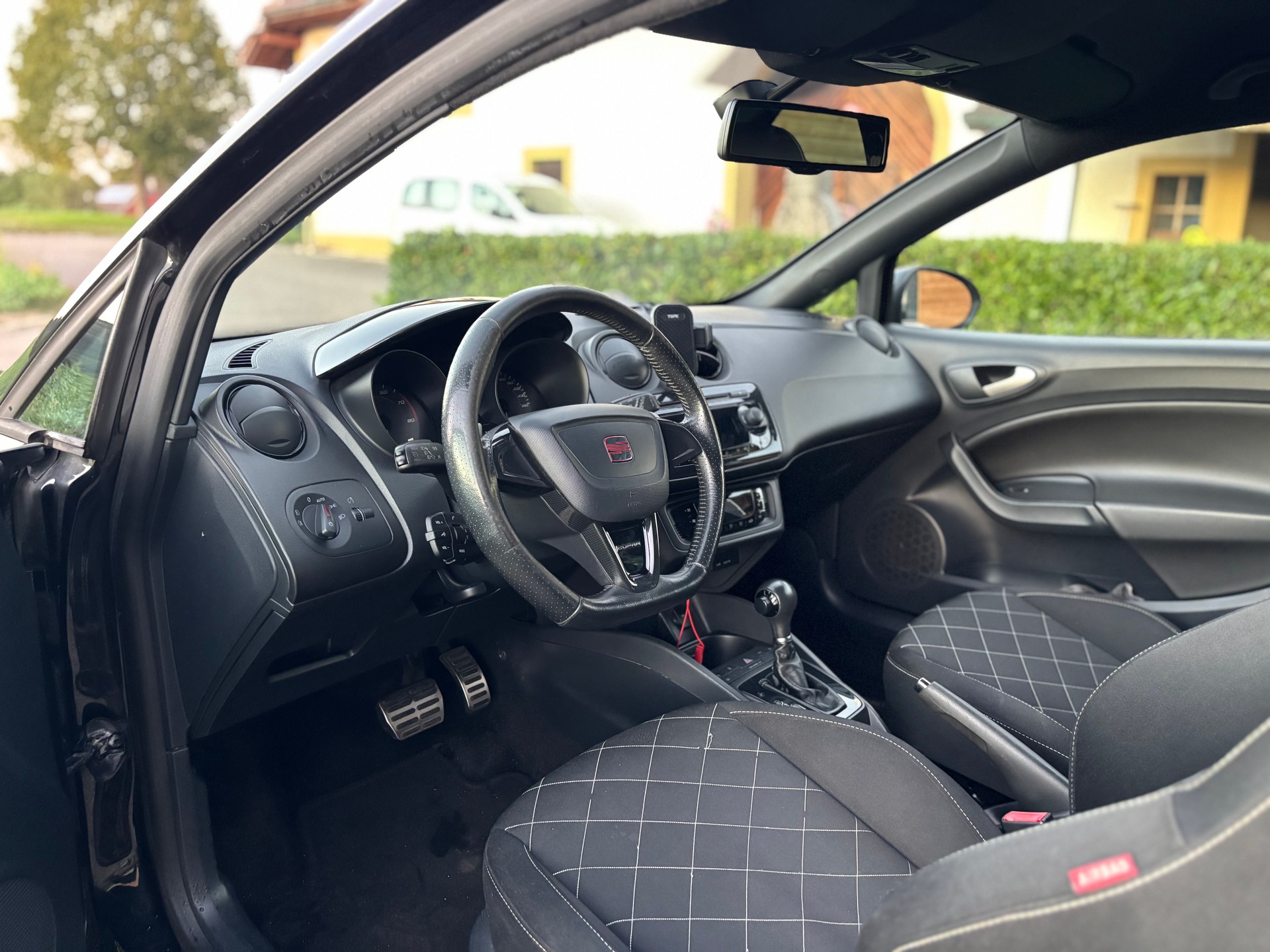 SEAT Ibiza SC 1.4 TSI Cupra R210 DSG-image-9