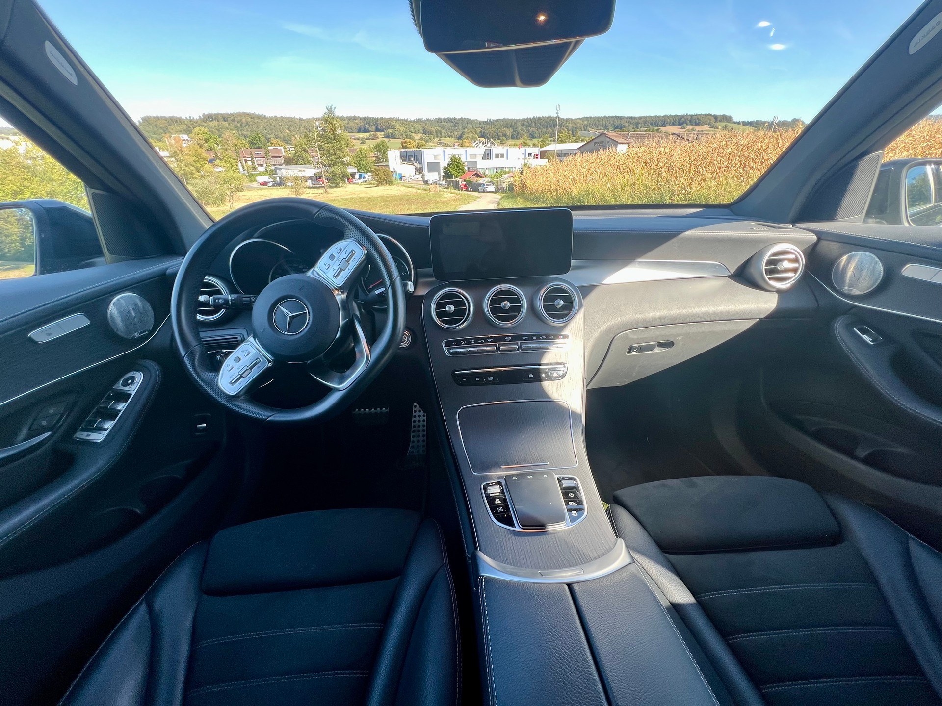 MERCEDES-BENZ GLC 300 de AMG Line 4m-image-4