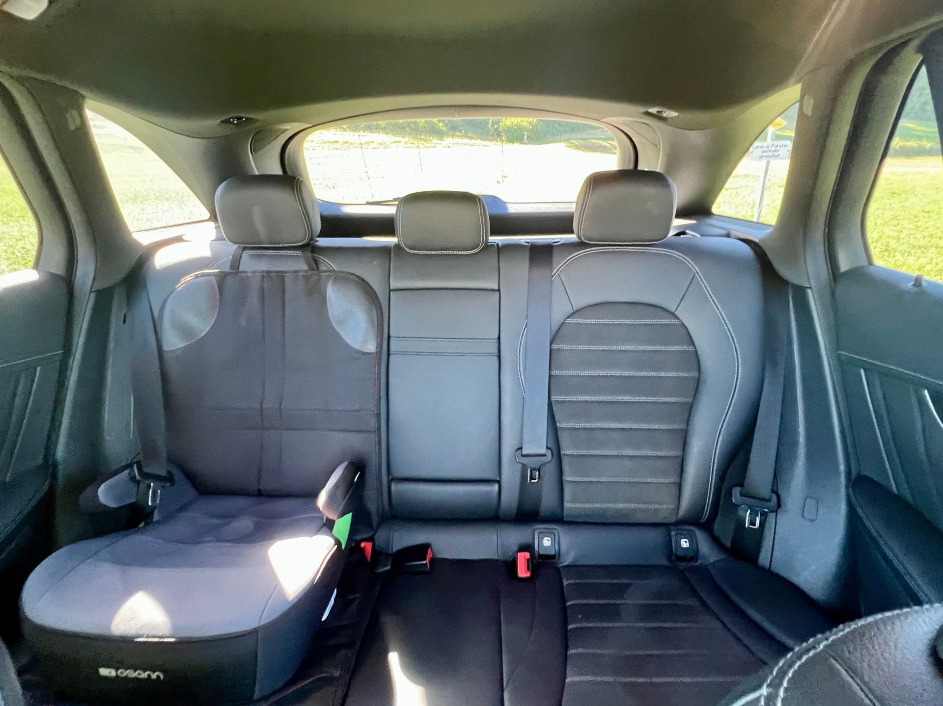 MERCEDES-BENZ GLC 300 de AMG Line 4m-image-5