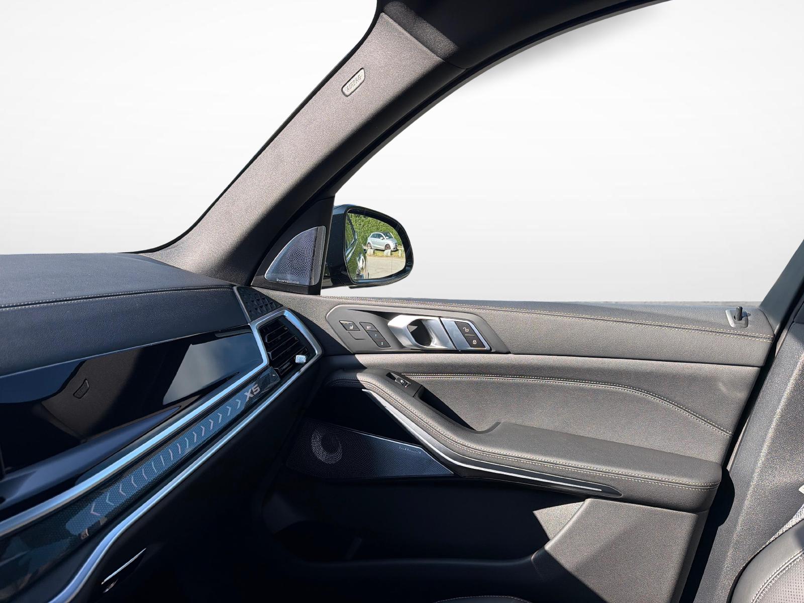 BMW X5 40i xDrive SAG-image-17
