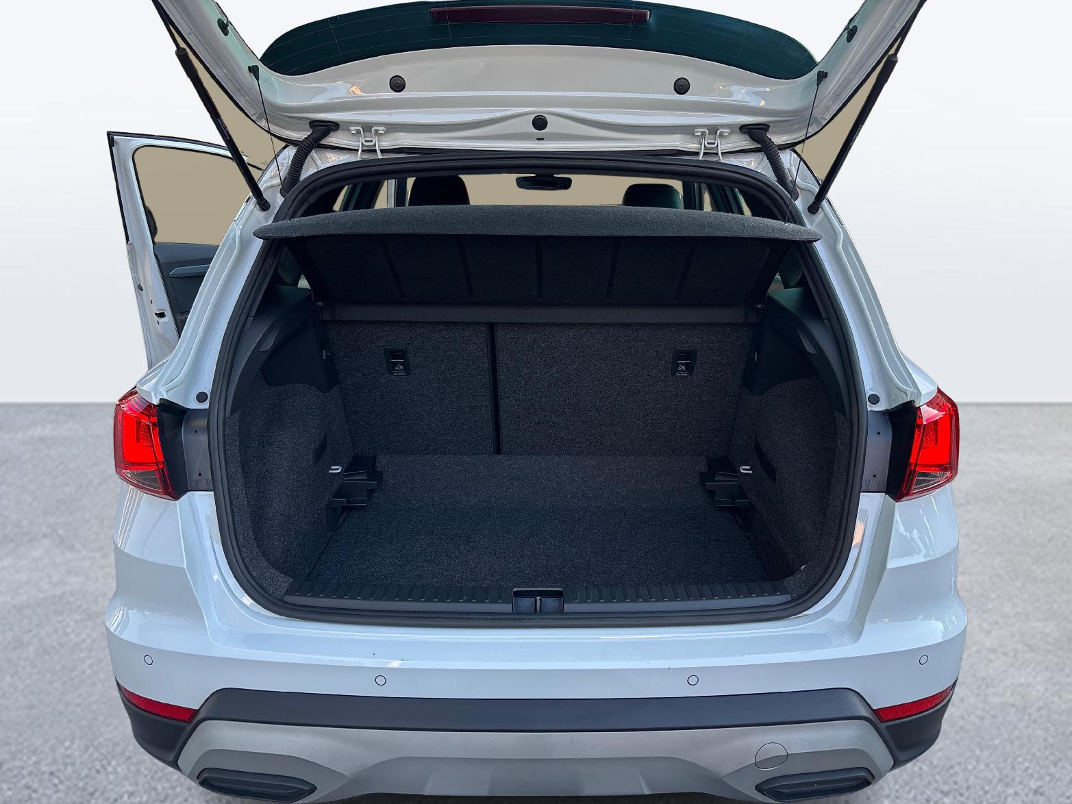 SEAT Arona 1.0 TSI 110 Hola Xperience DSG-image-11
