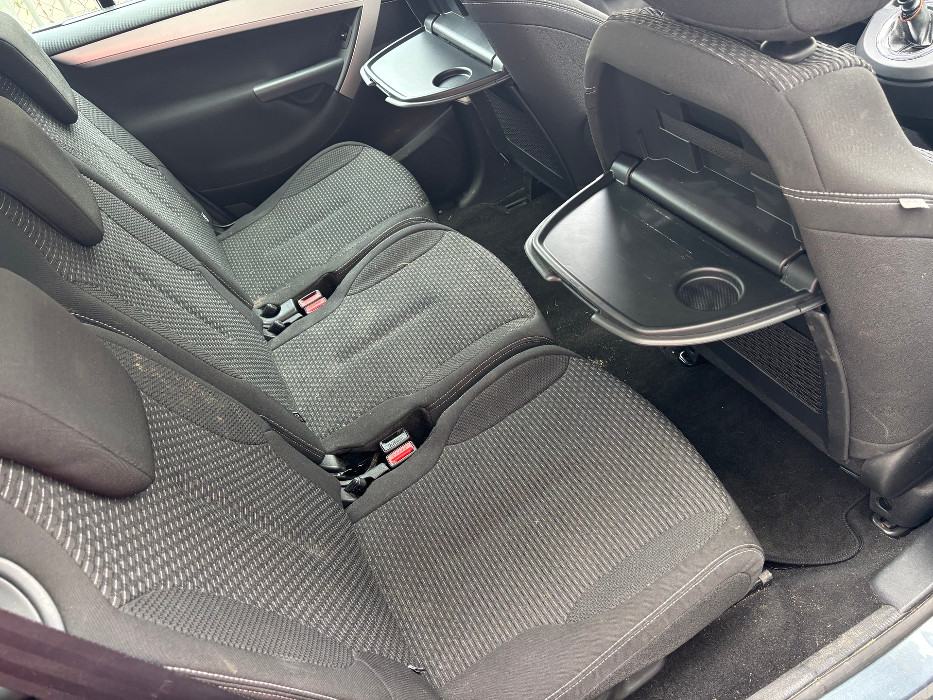 CITROEN Grand C4 Picasso 1.6 HDI 16V Attraction-image-10