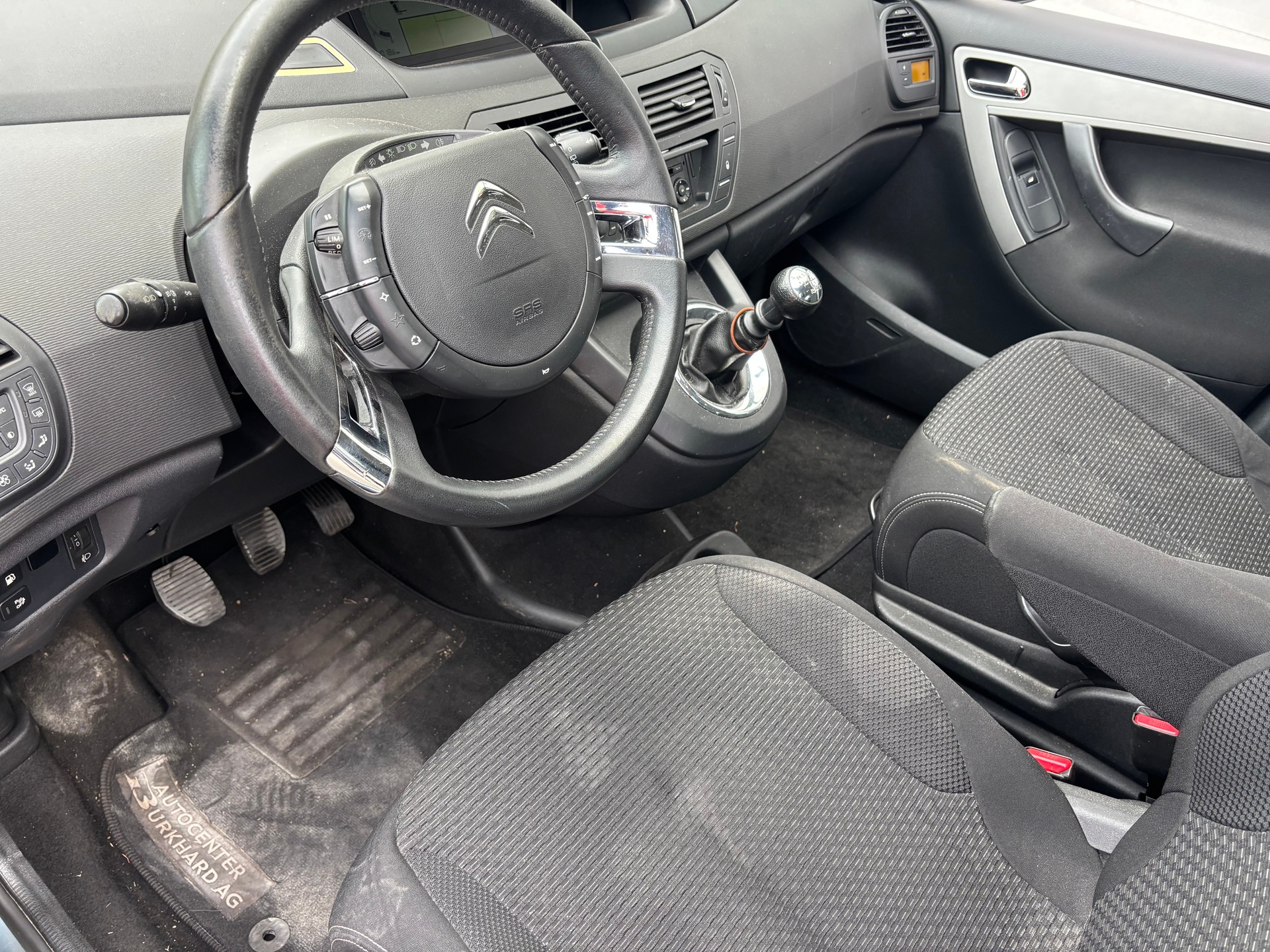 CITROEN Grand C4 Picasso 1.6 HDI 16V Attraction-image-8