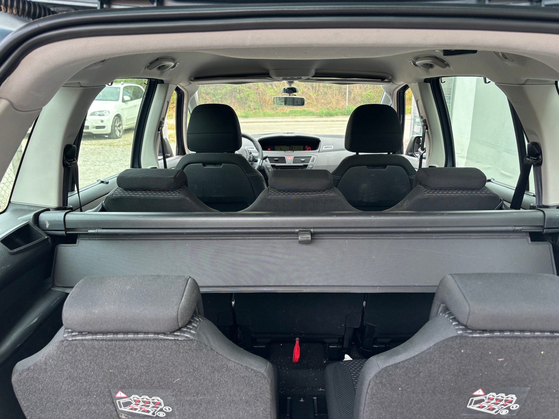 CITROEN Grand C4 Picasso 1.6 HDI 16V Attraction-image-12
