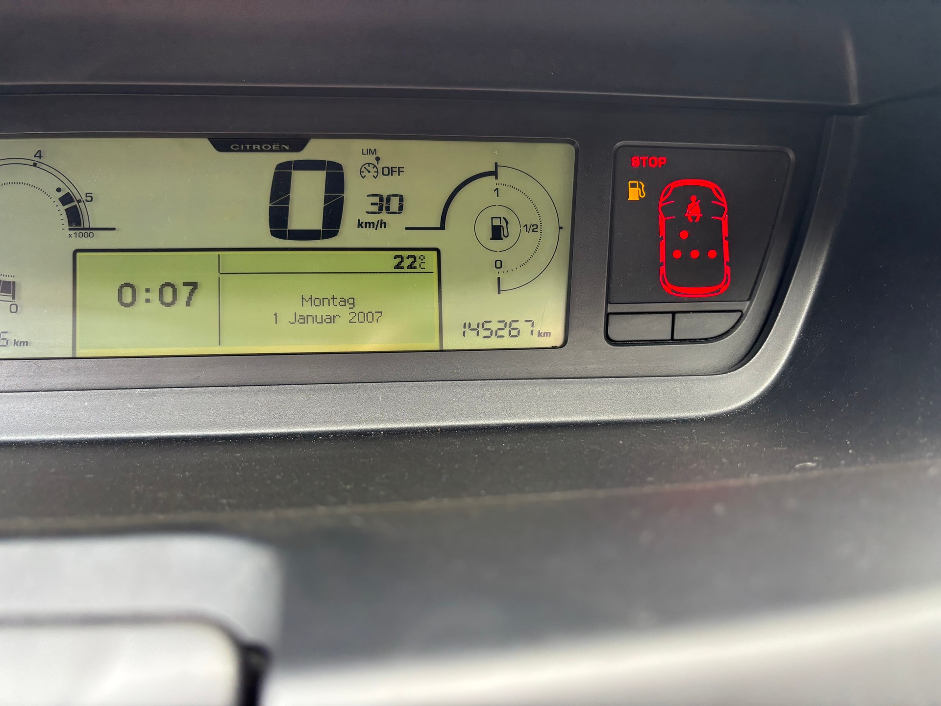 CITROEN Grand C4 Picasso 1.6 HDI 16V Attraction-image-13