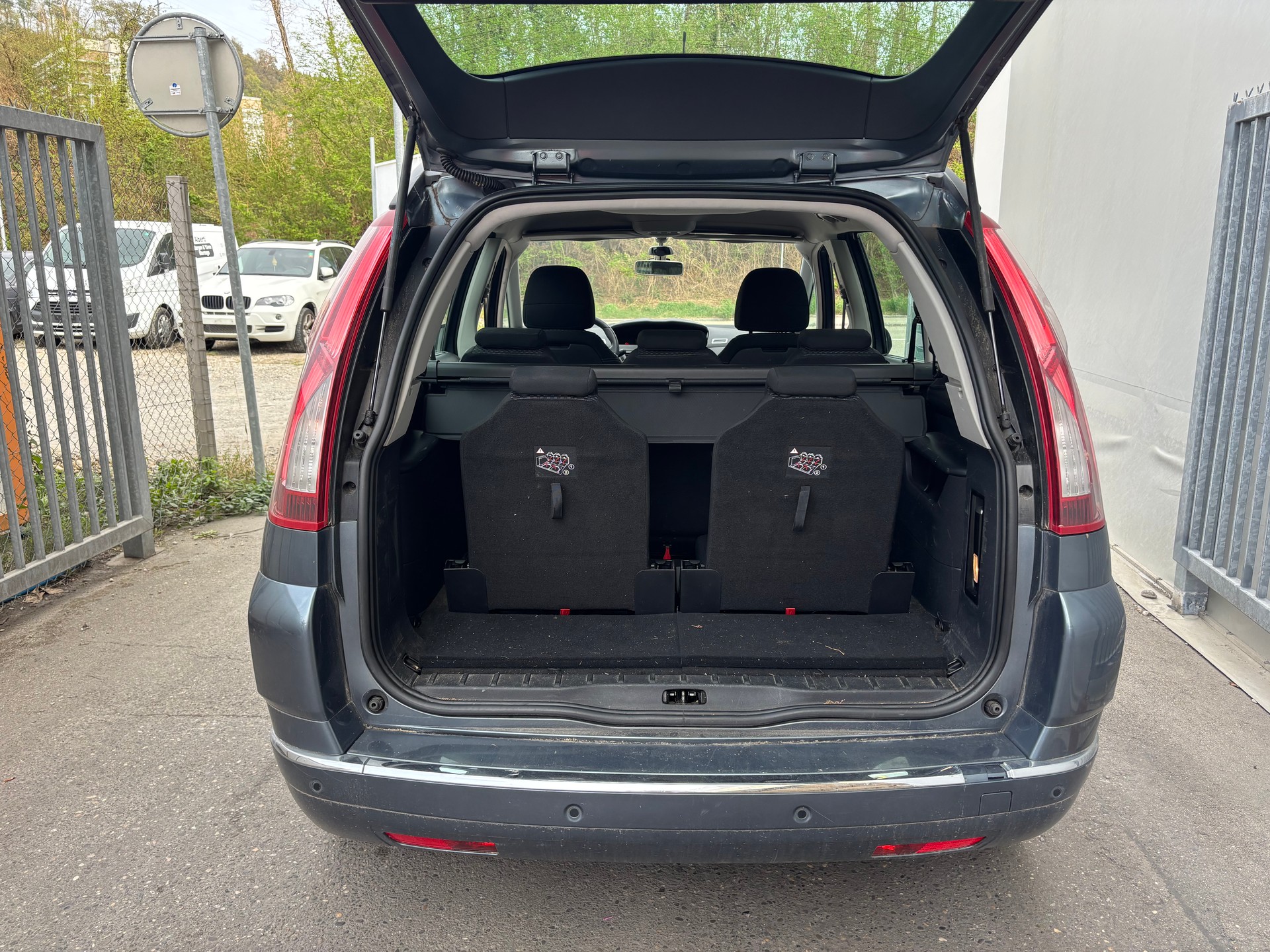 CITROEN Grand C4 Picasso 1.6 HDI 16V Attraction-image-6